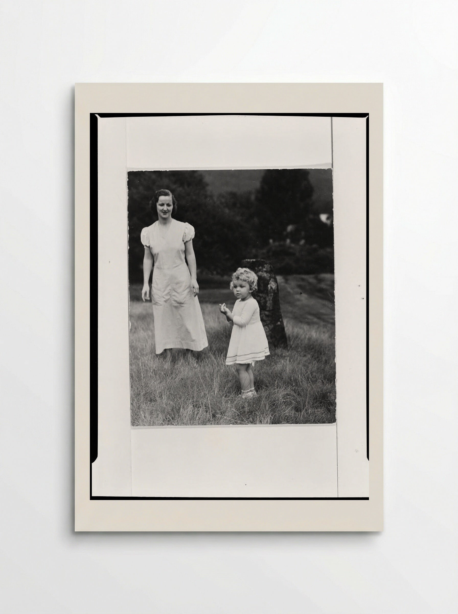 Untitled (Daughter of Rhoda Hoff de Terra and Nurse, Lake George, New York) - Alfred Stieglitz - Poster