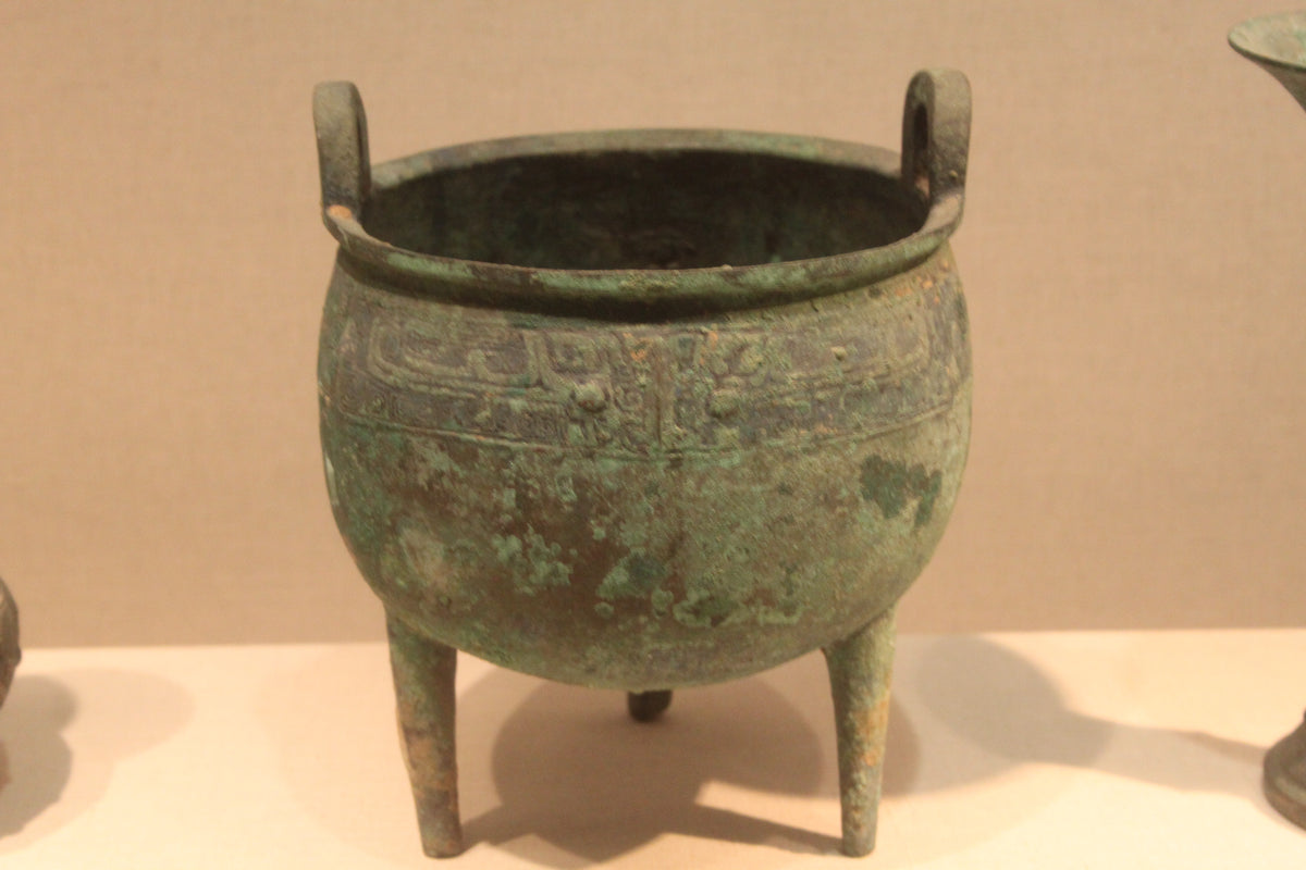 Bronze ritual ding vessel, late Shang dynasty