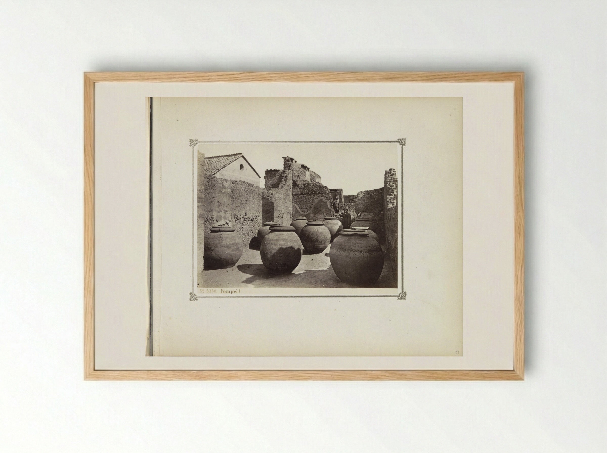 Aardewerk potten in Pompeï - Giorgio Sommer - Framed Print Wood