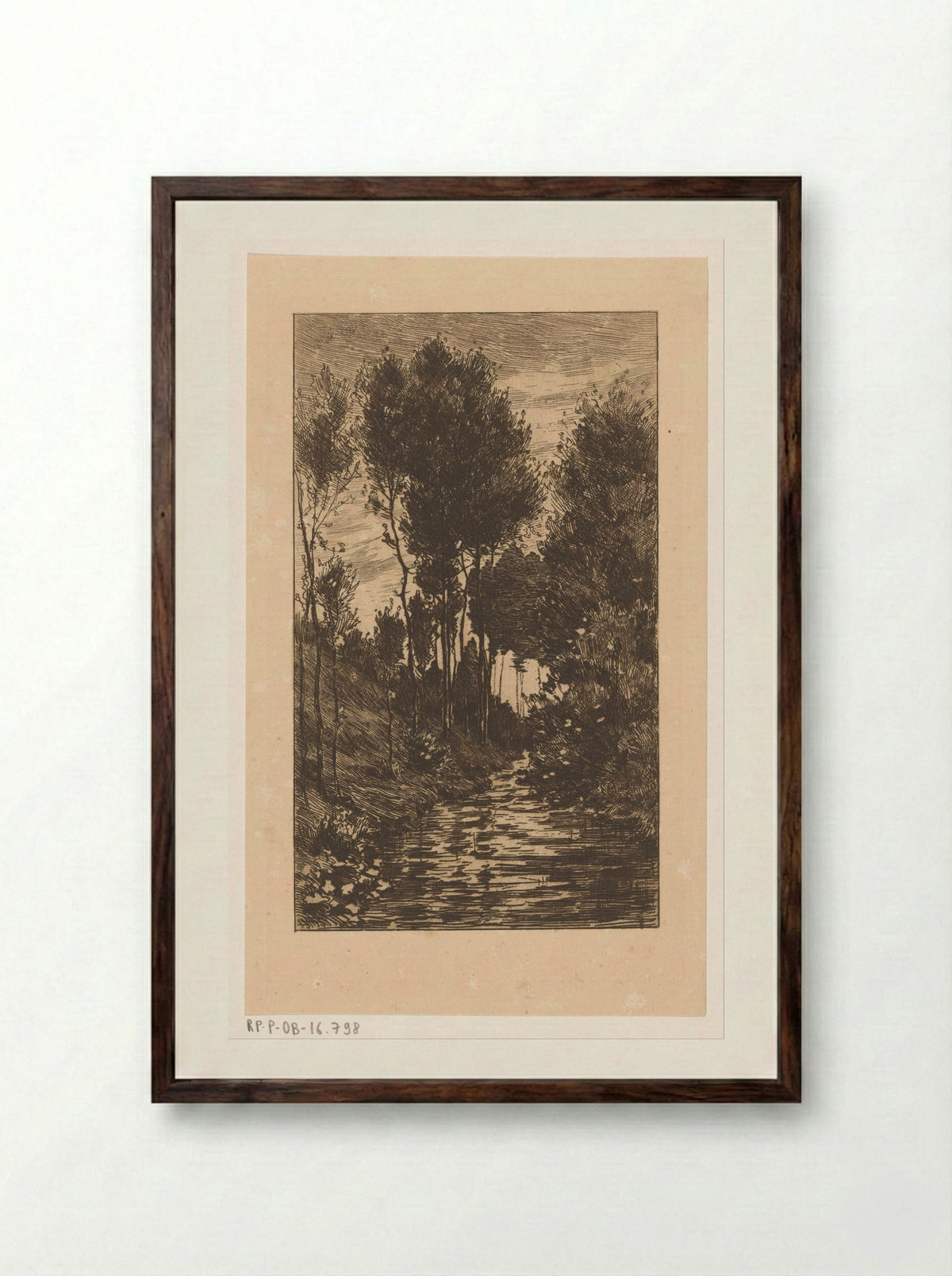 Beek in een met bomen begroeid dal - Anton L. Koster - Framed Print Dark Wood