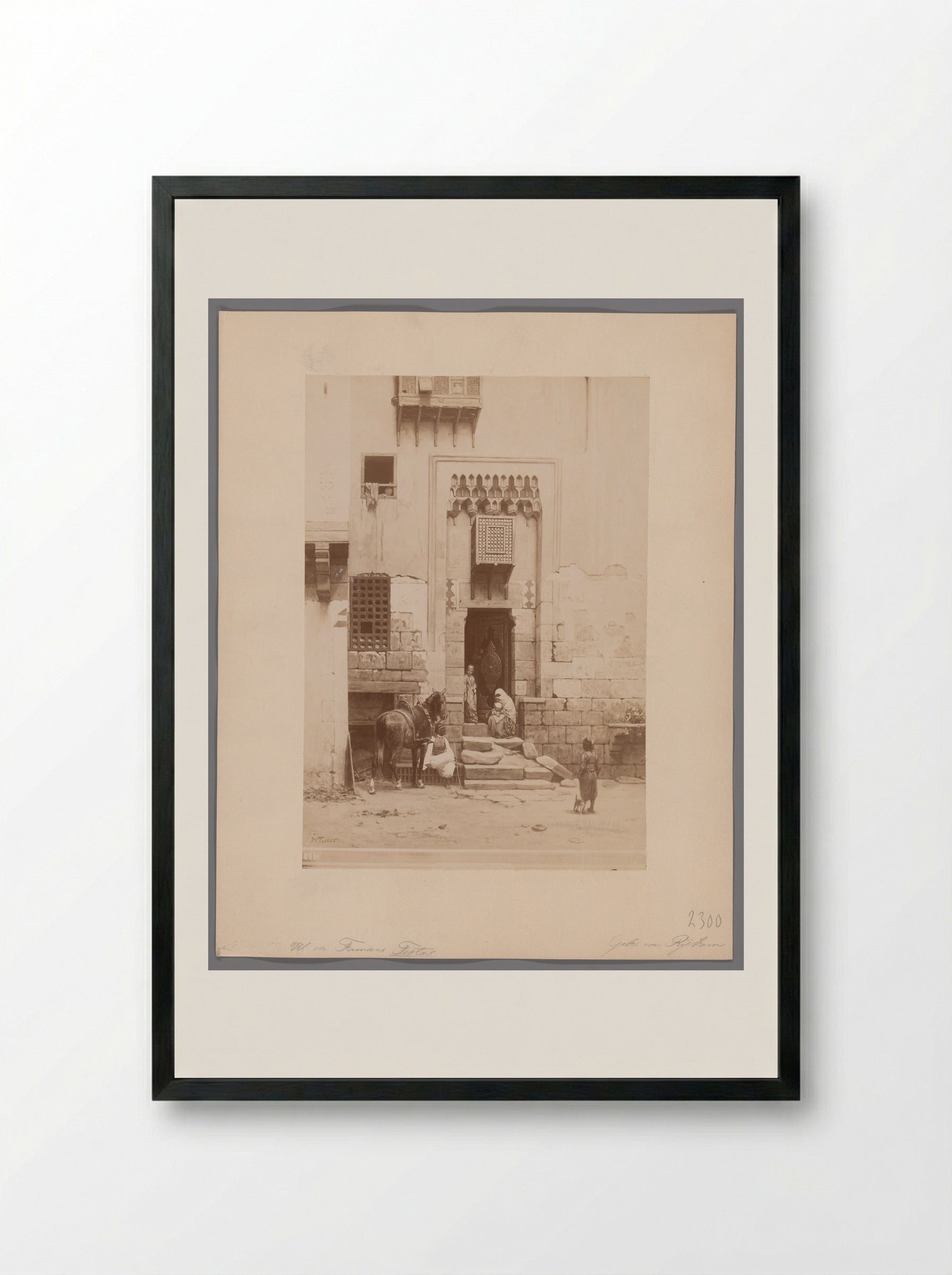 Binnenplaats van een huis te Caïro - Willem de Famars Testas - Framed Print Black