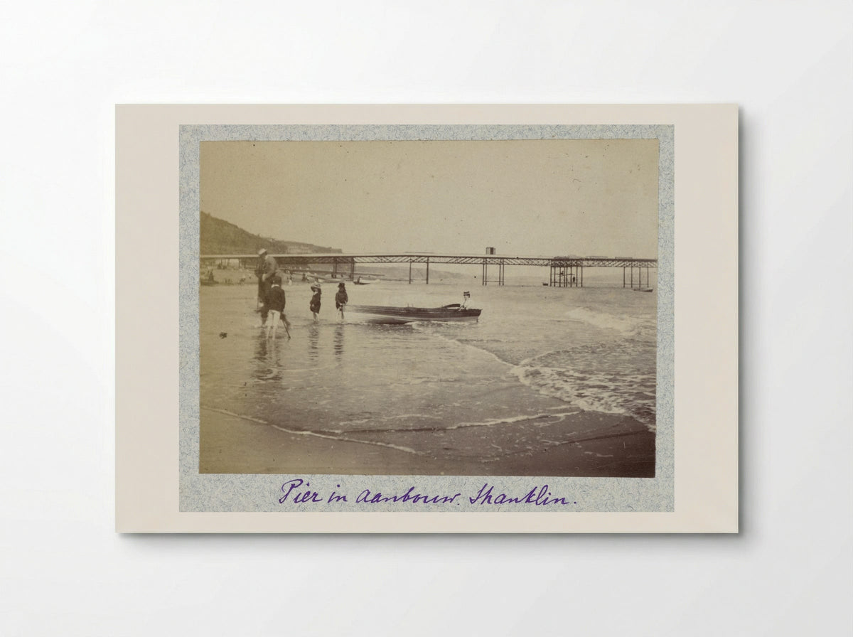 Boot in de branding en pier in aanbouw, Shanklin - Henry Pauw van Wieldrecht - Poster