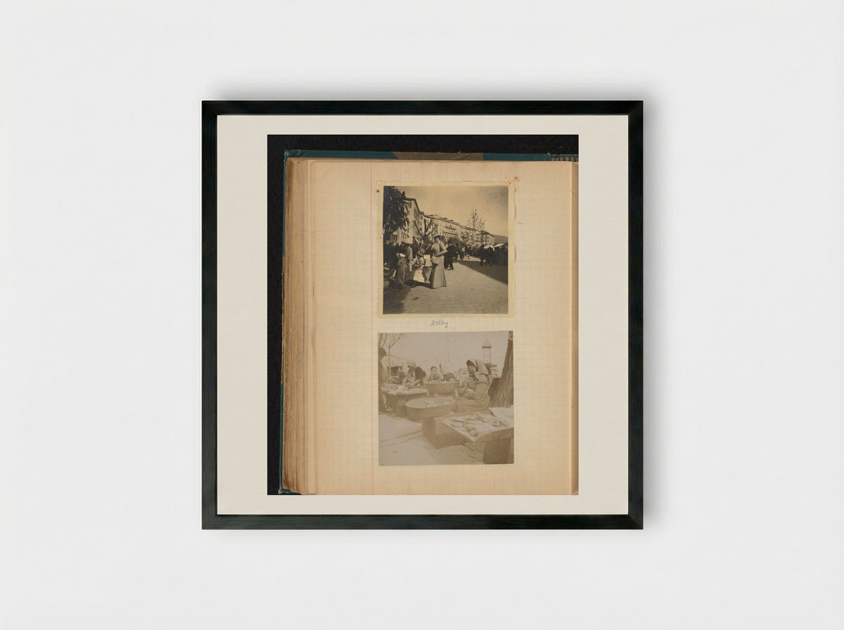 Dina (Dolly) Amelia van Emden at the Market in Ajaccio - Théodore van Lelyveld - Framed Print Black