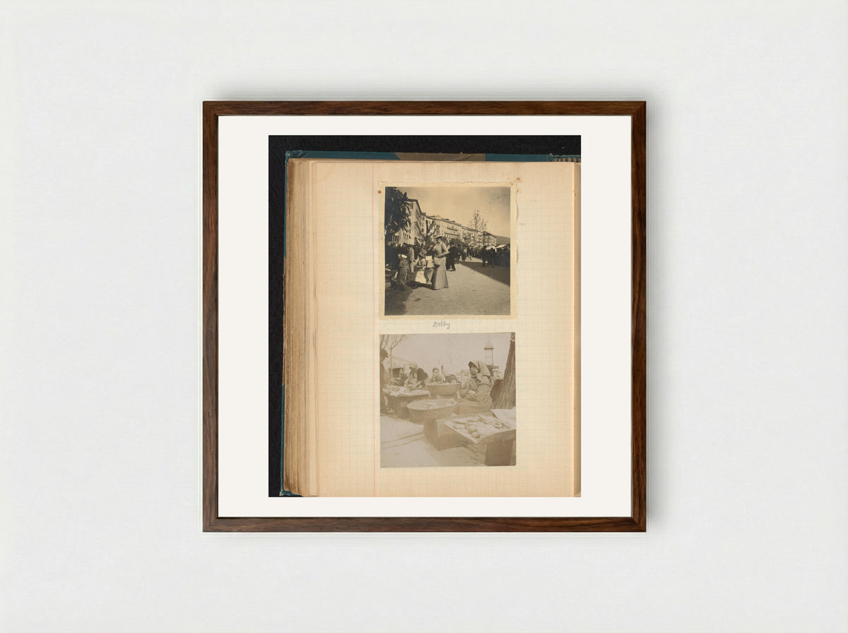 Dina (Dolly) Amelia van Emden at the Market in Ajaccio - Théodore van Lelyveld - Framed Print Dark Wood