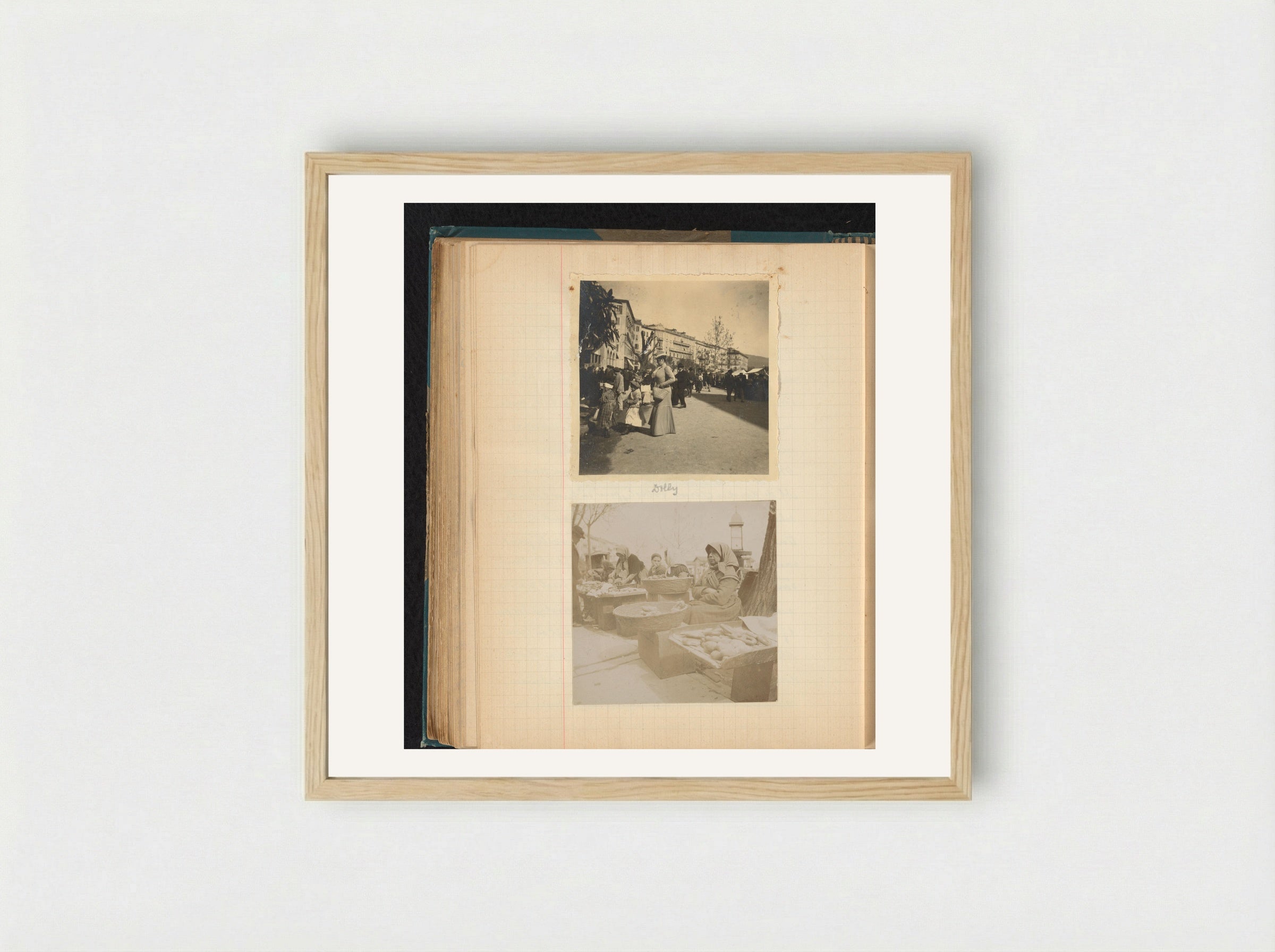 Dina (Dolly) Amelia van Emden at the Market in Ajaccio - Théodore van Lelyveld - Framed Print Wood