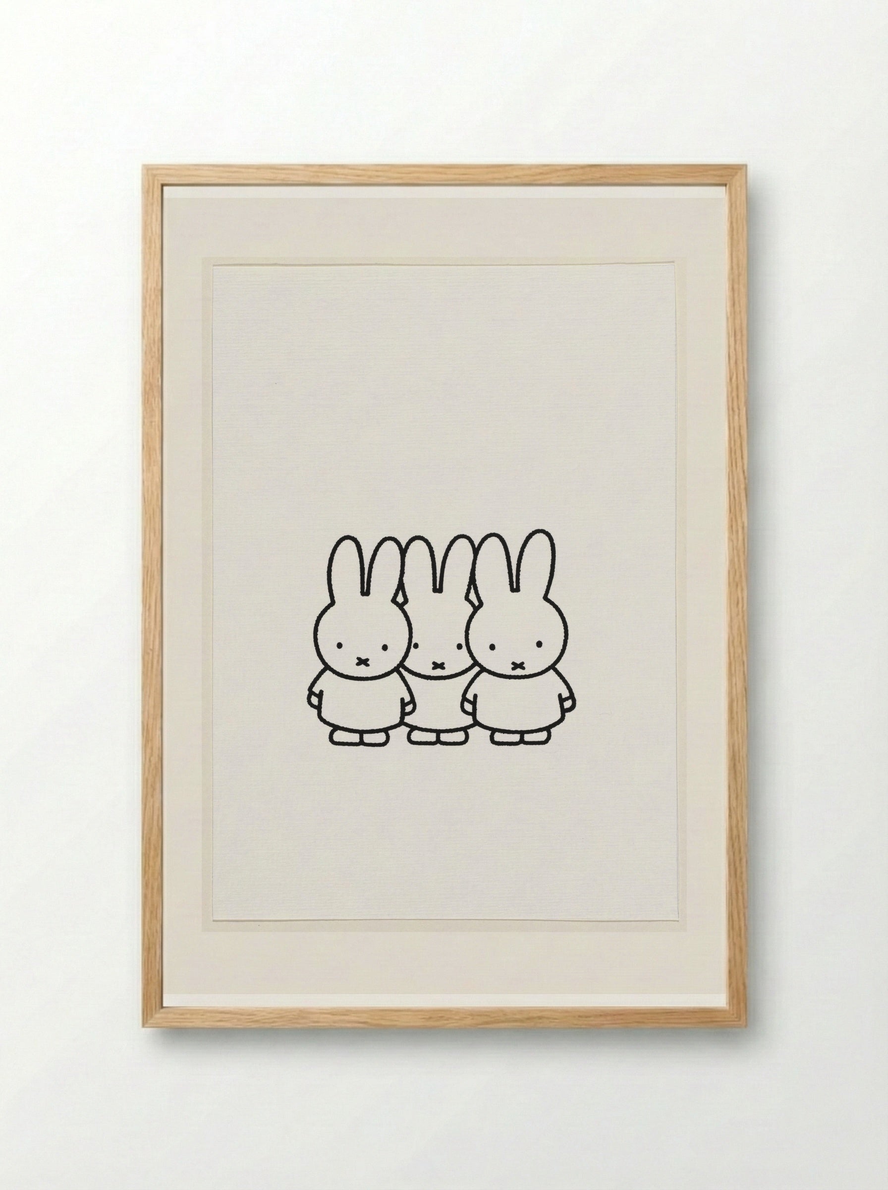Drie konijnen naast elkaar - Dick Bruna - Framed Print Wood