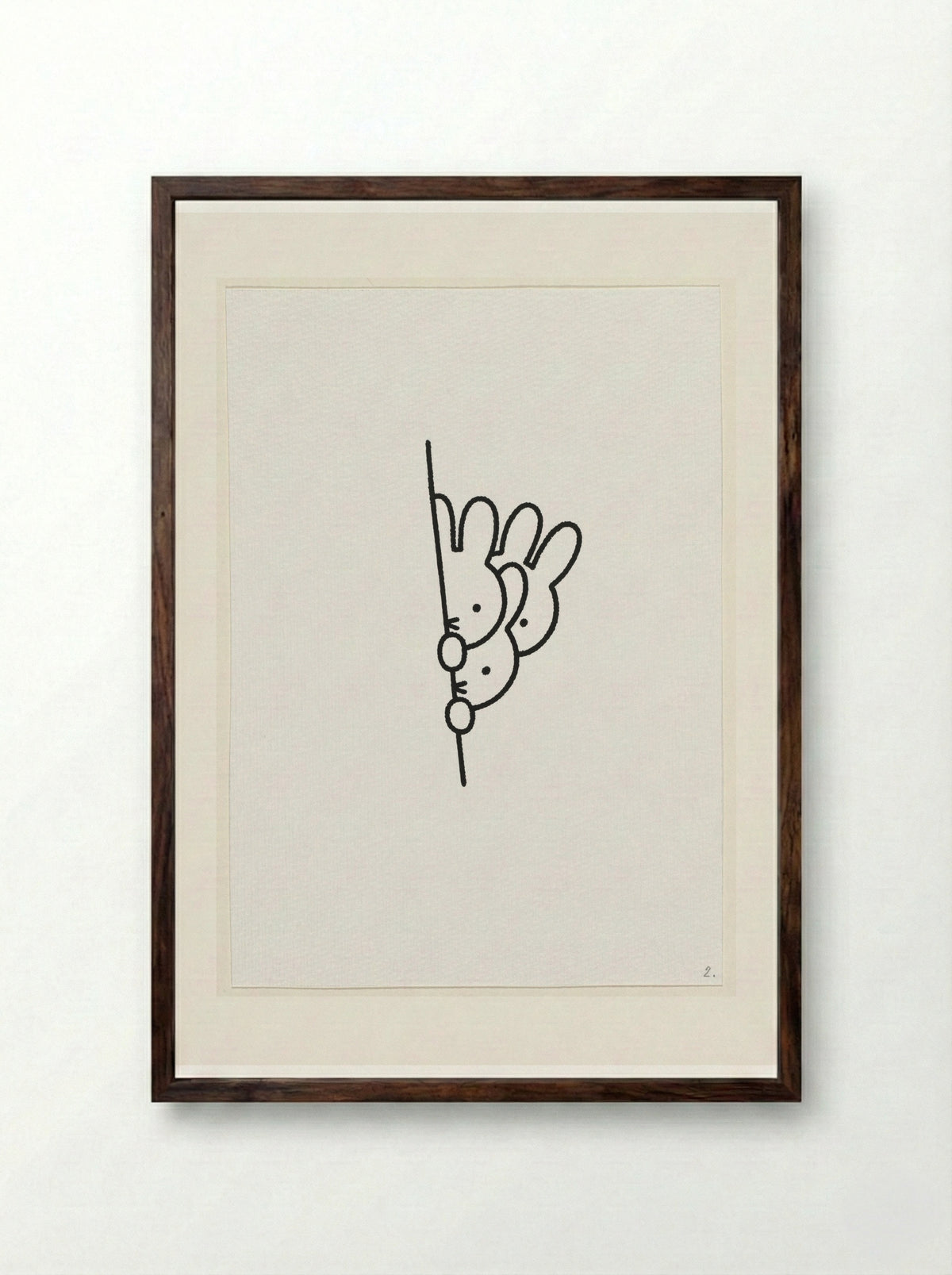 Drie konijnenhoofden achter muur - Dick Bruna - Framed Print Dark Wood