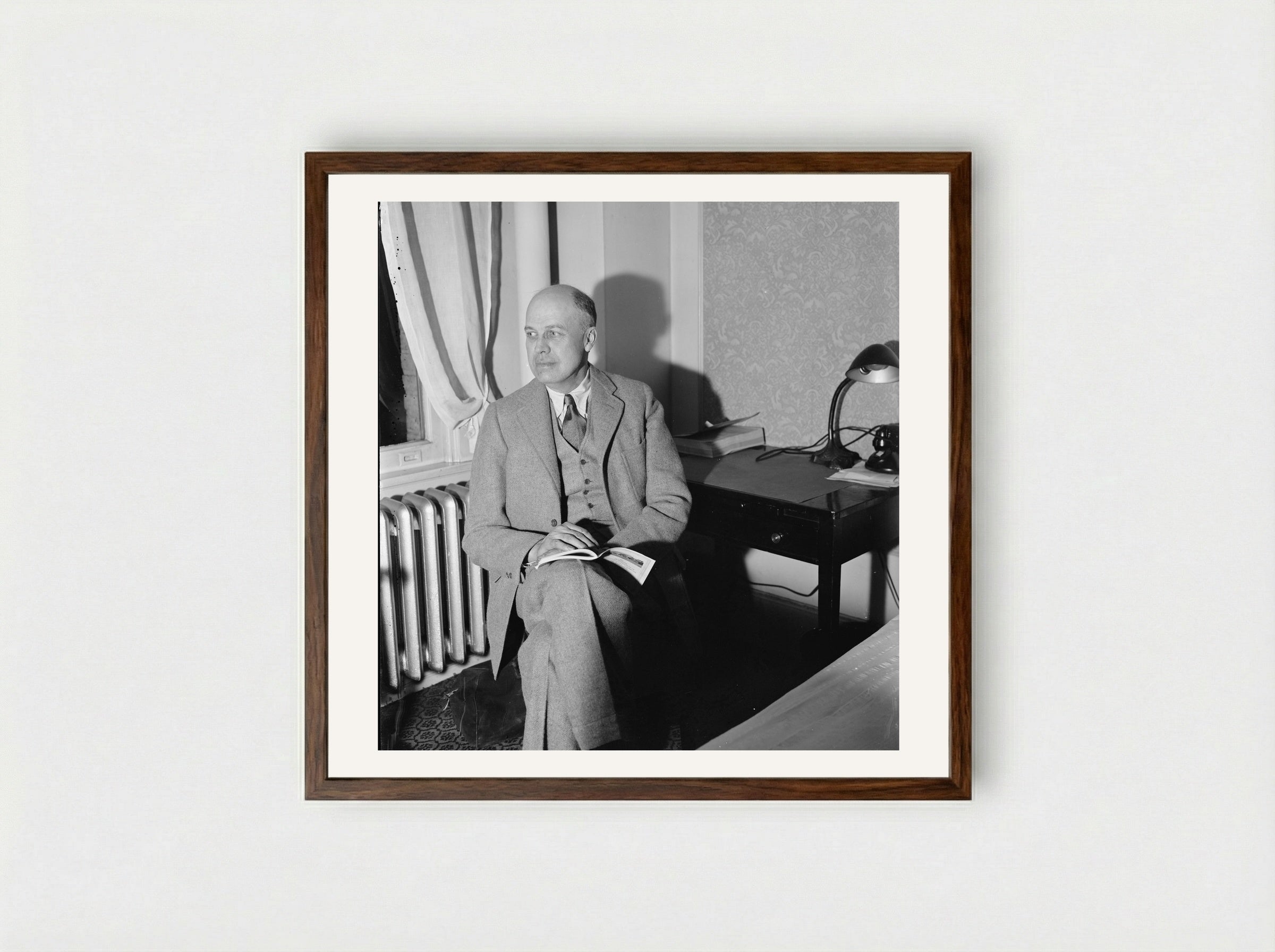 Edward Hopper in his Studio - Edward Hopper - Framed Print Dark Wood