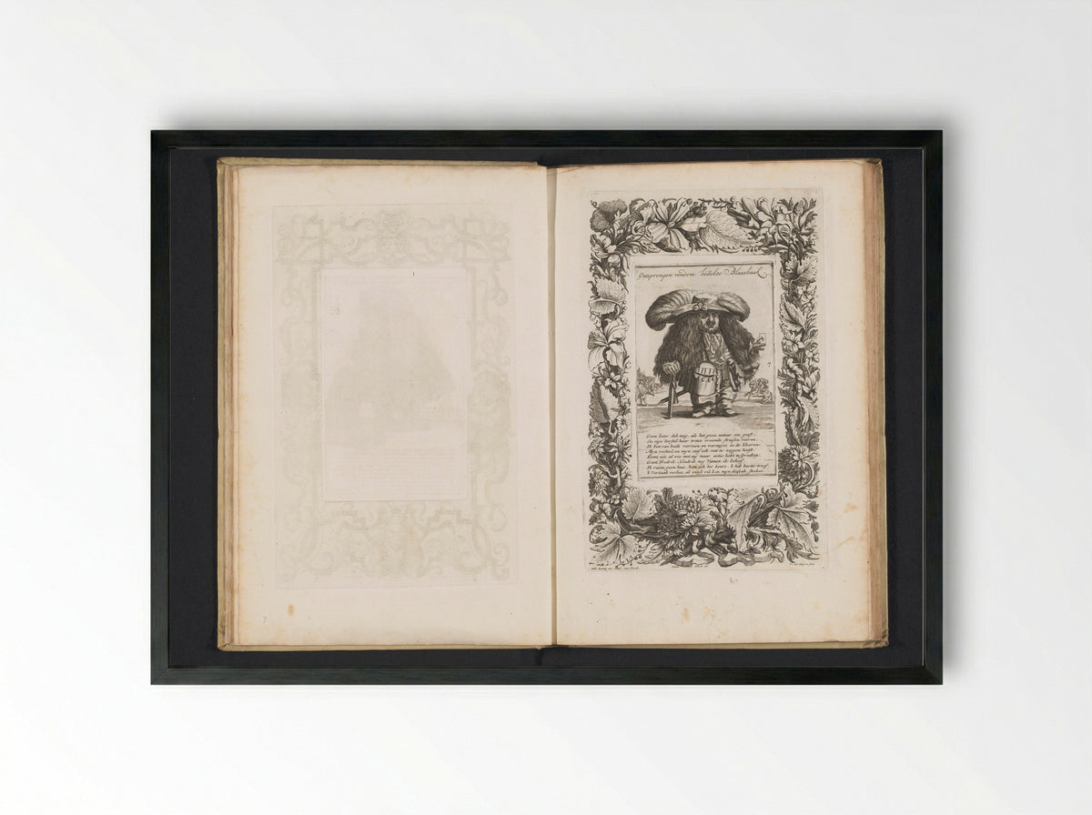 Een kleine mens als officier met grote verenhoed en een speelkaart in de hand - Andries van Buysen (Sr.) - Framed Print Black