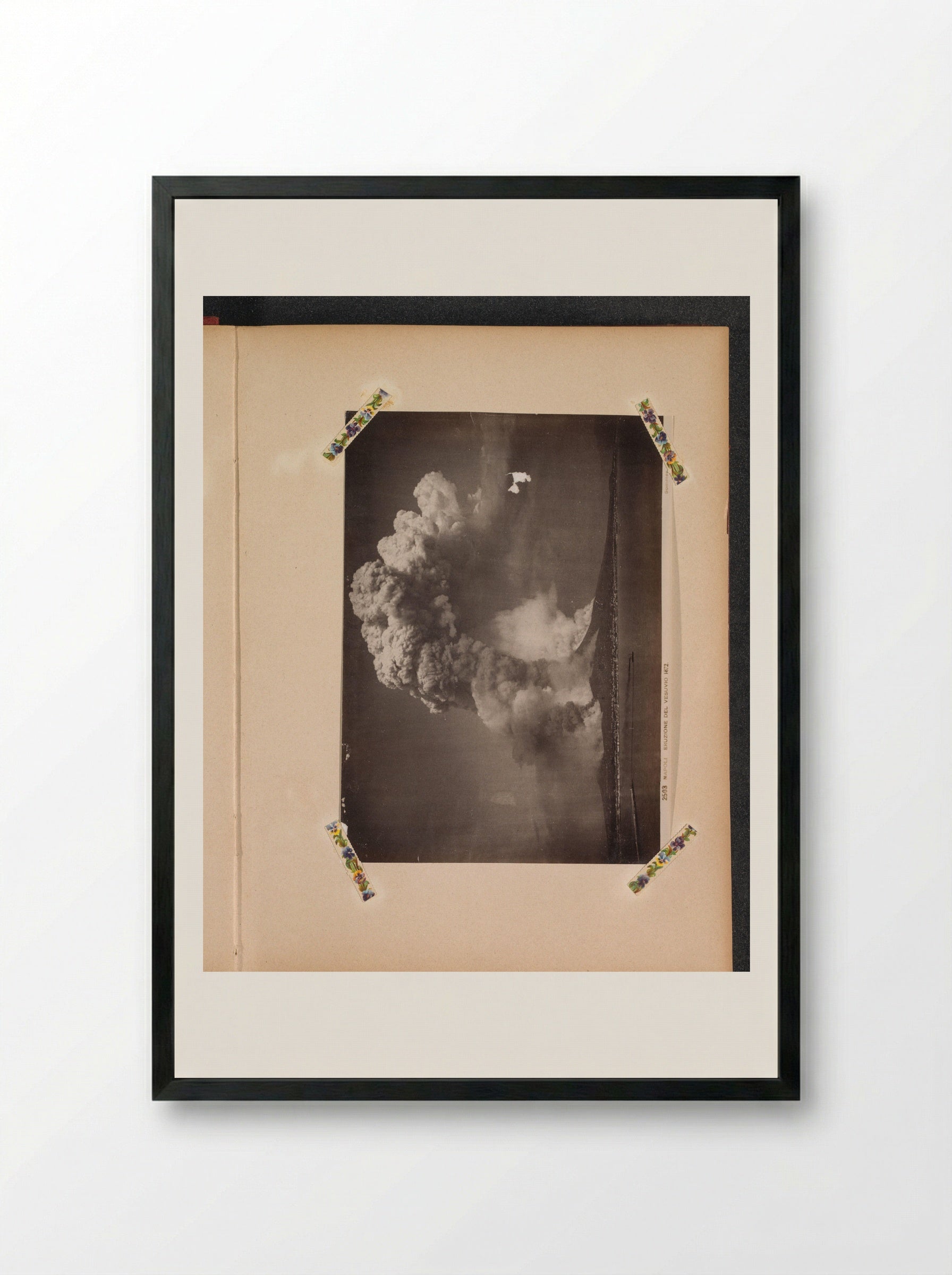 Eruptie van de Vesuvius in 1872 - Giorgio Sommer - Framed Print Black