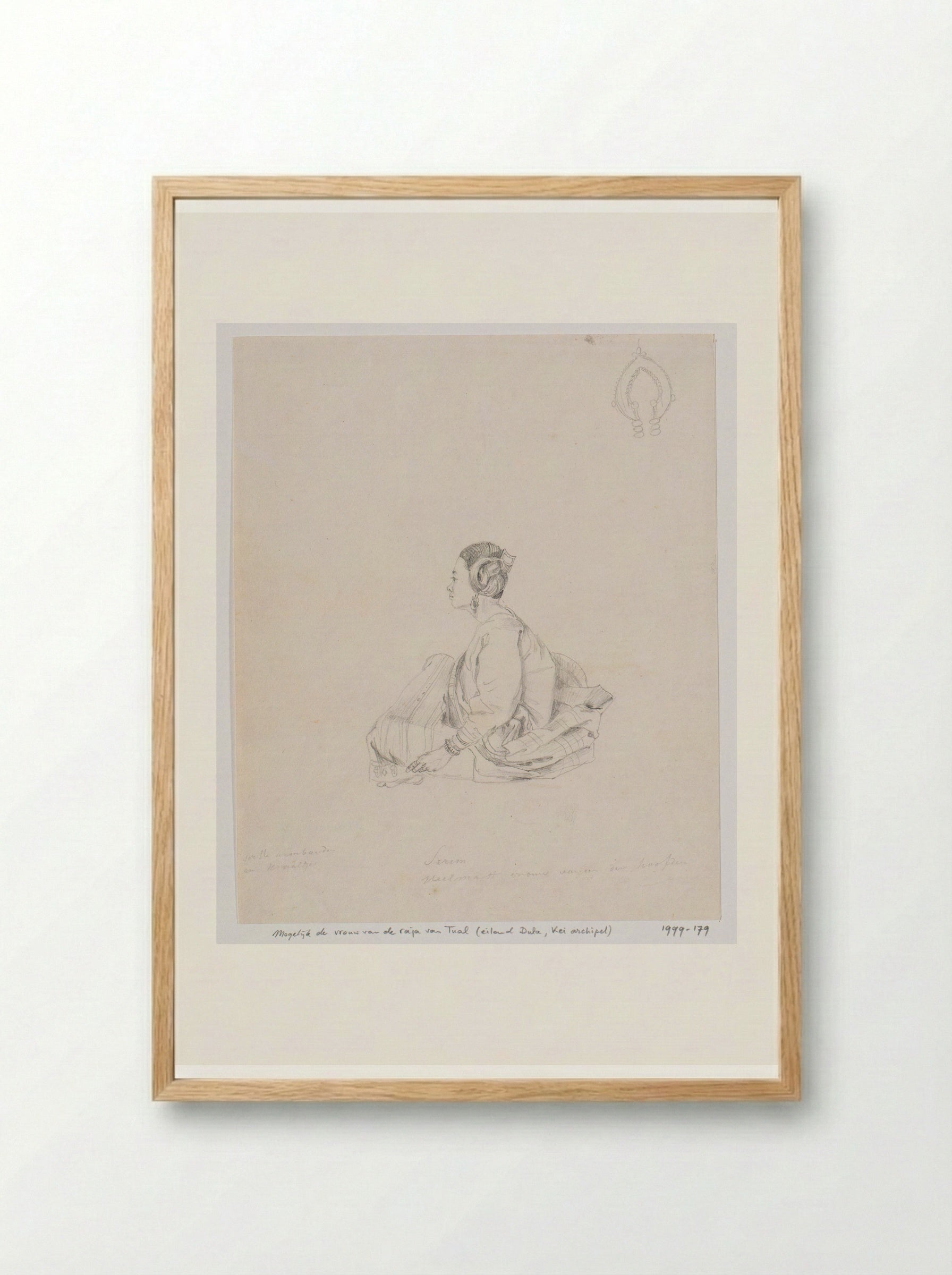 Figuurstudie van een zittende vrouw en detail van haar oorsieraad, Zuidoost-Molukken - Adrianus Johannes Bik - Framed Print Wood