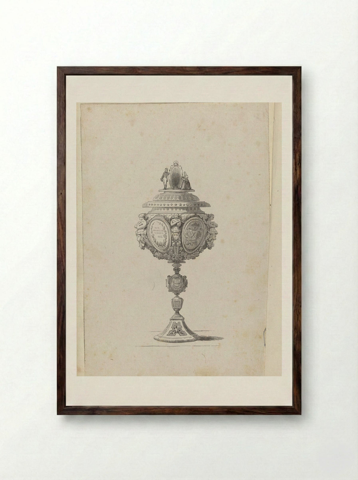 Gedachtenisbeker ter ere van het 50-jarig jubileum van Marcellus Emants - Isaac Weissenbruch - Framed Print Dark Wood