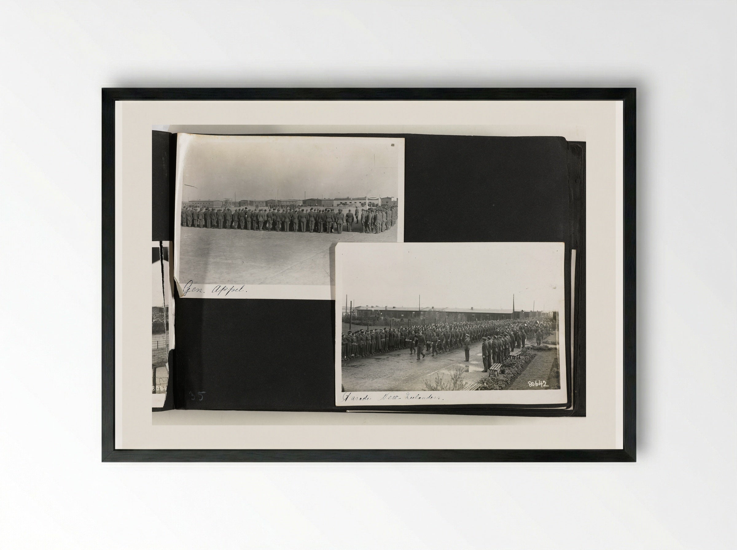 Gen. Appel / Parade New-Zeelanders - Dick W.B. van Maarseveen - Framed Print Black