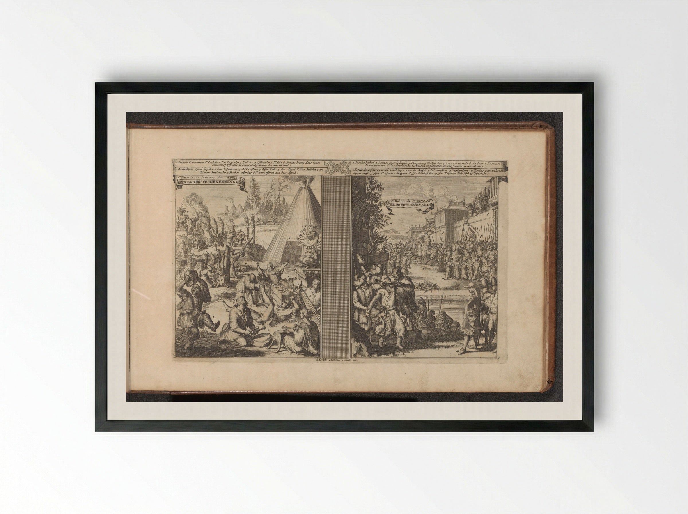 Geneesmeesters in Arclada; Jezuït geschoren door een tolmeester in Golkonda - Romeyn de Hooghe - Framed Print Black