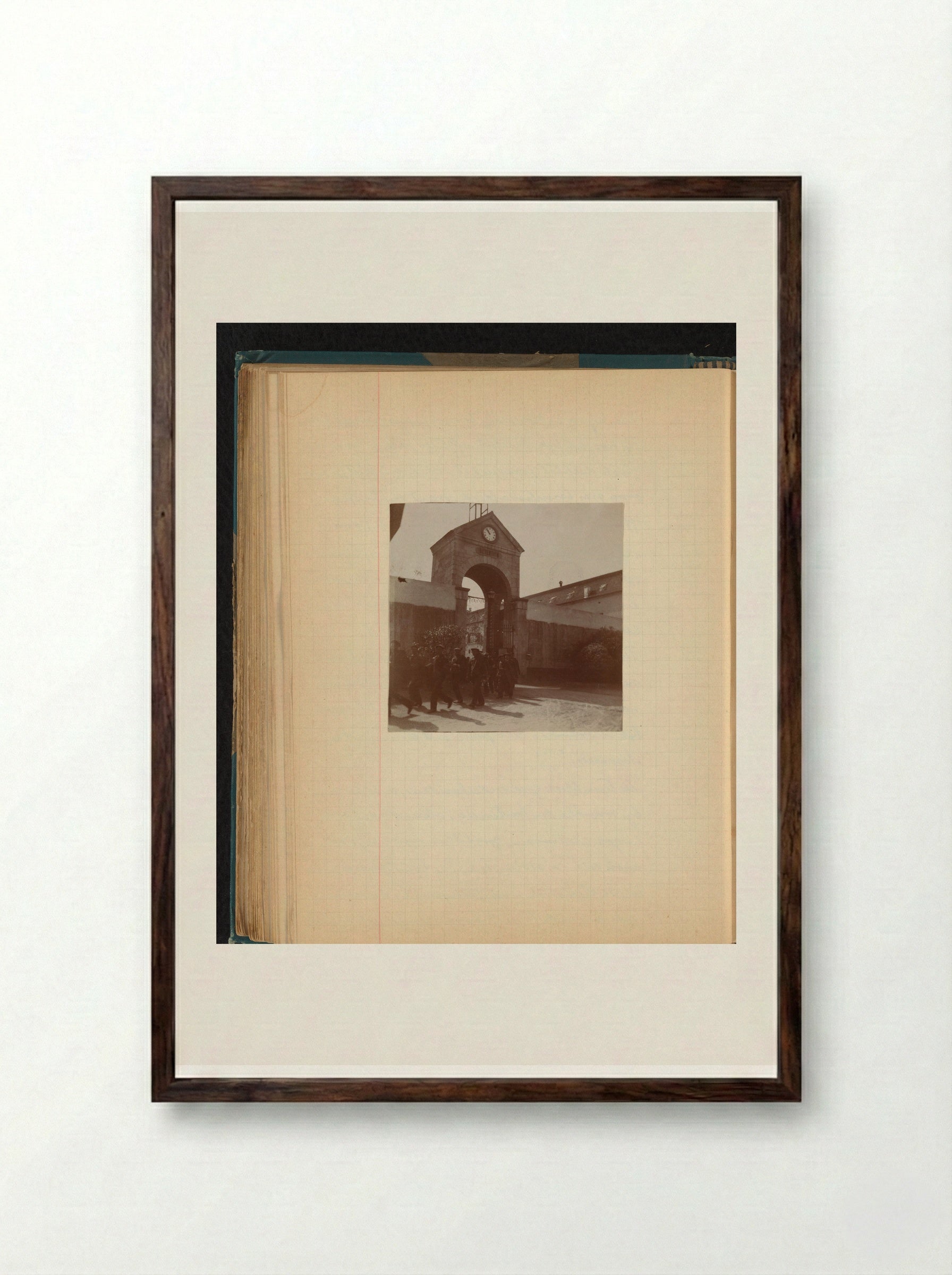 Gevangenispoort met Arabische gevangenen, mogelijk in Chiavari - Théodore van Lelyveld - Framed Print Dark Wood