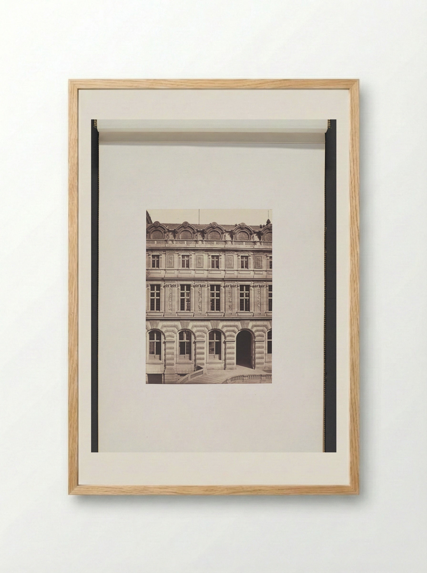 Gevel aan de Cour Lefuel van het Palais du Louvre - Édouard Denis Baldus - Framed Print Wood