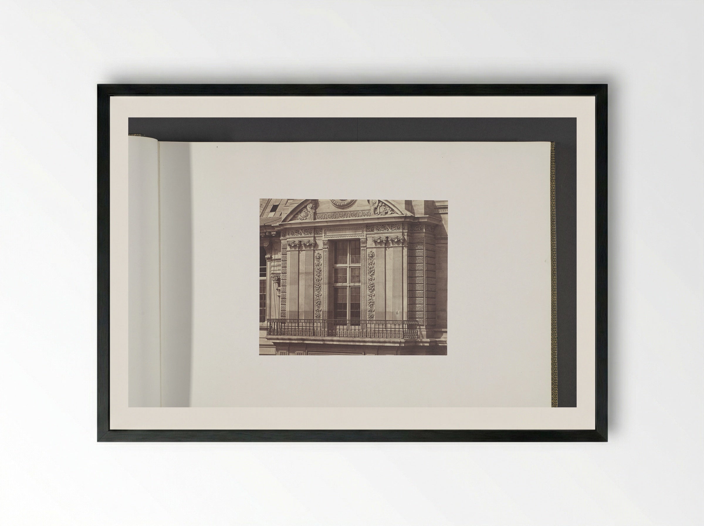 Gevel van het Pavillon de Rohan (onderzijde) - Édouard Denis Baldus - Framed Print Black