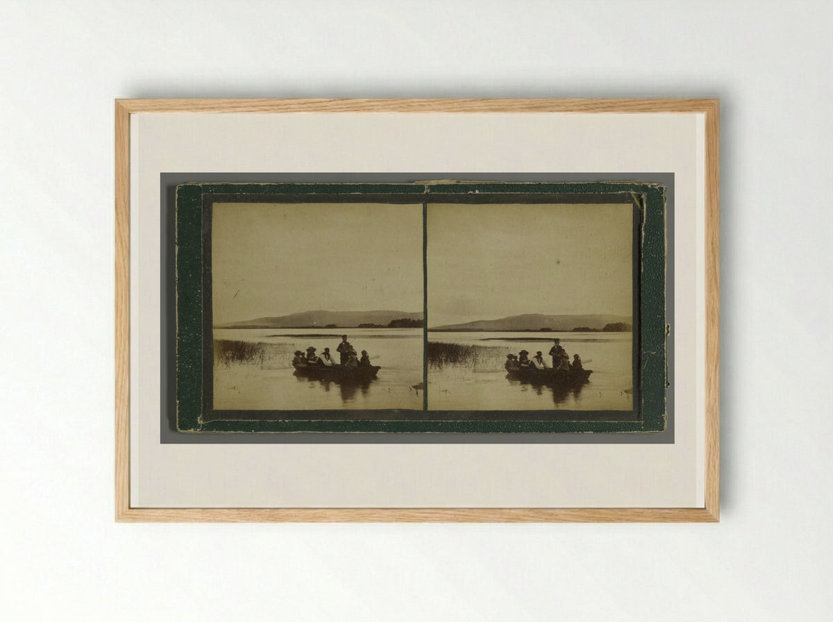 Gezelschap op een boot op het Loch of Park, Aberdeenshire - George Washington Wilson - Framed Print Wood