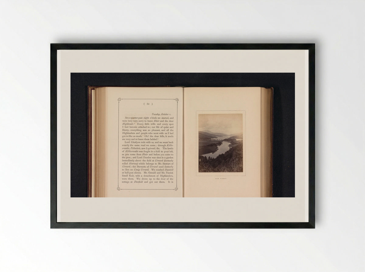 Gezicht op Loch Tummel - George Washington Wilson - Framed Print Black