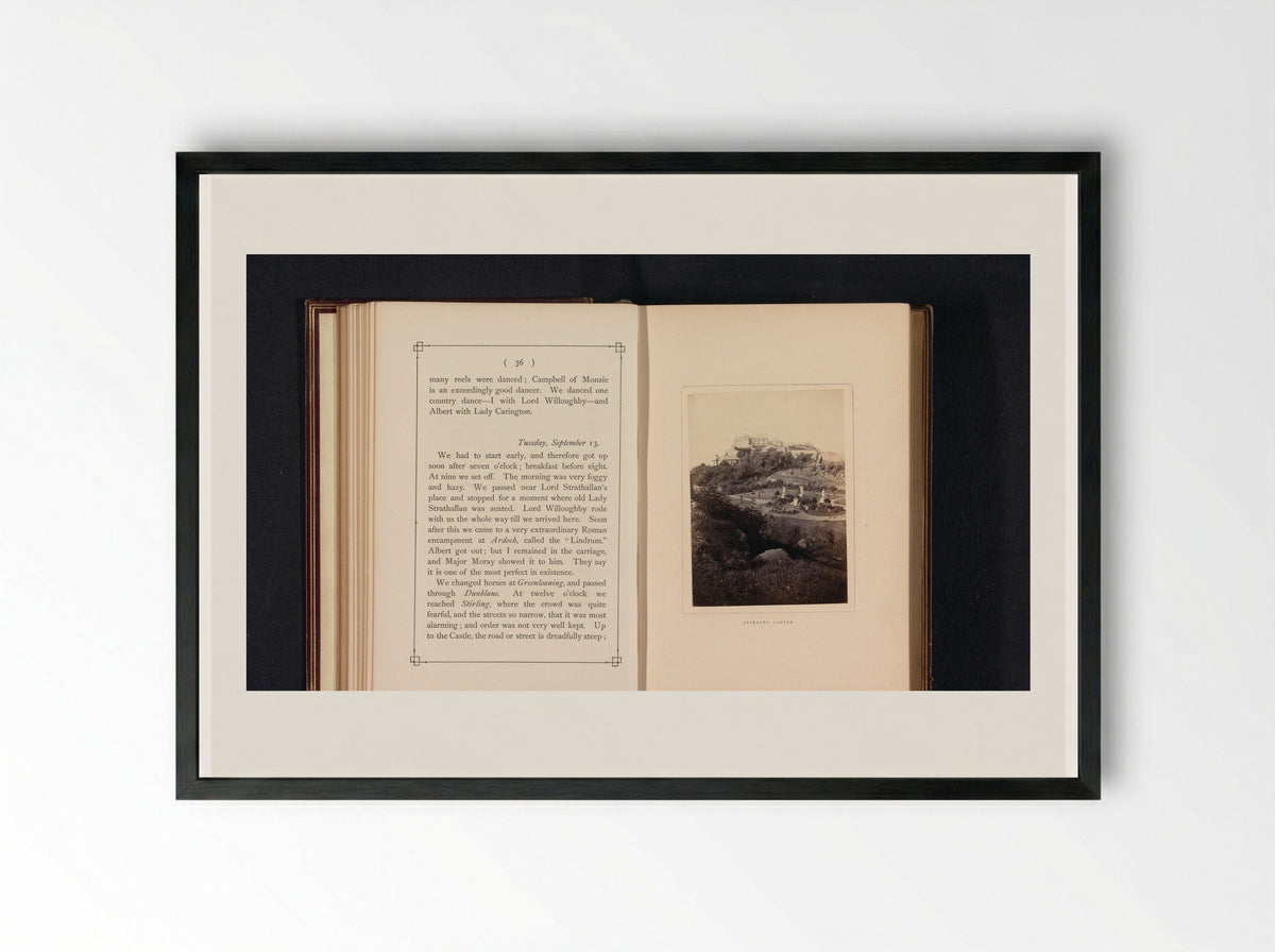 Gezicht op Stirling Castle - George Washington Wilson - Framed Print Black