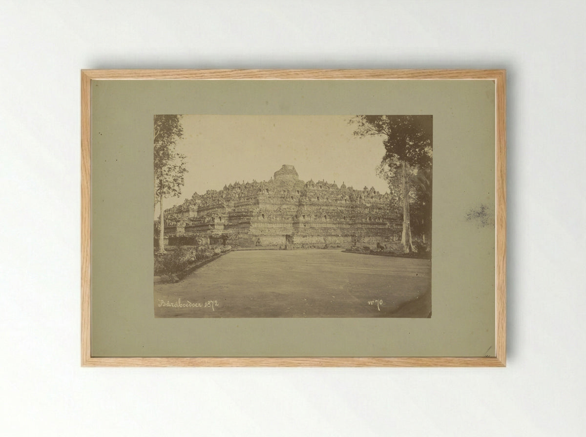 Gezicht op de Borobudur op Java - Kassian Céphas - Framed Print Wood