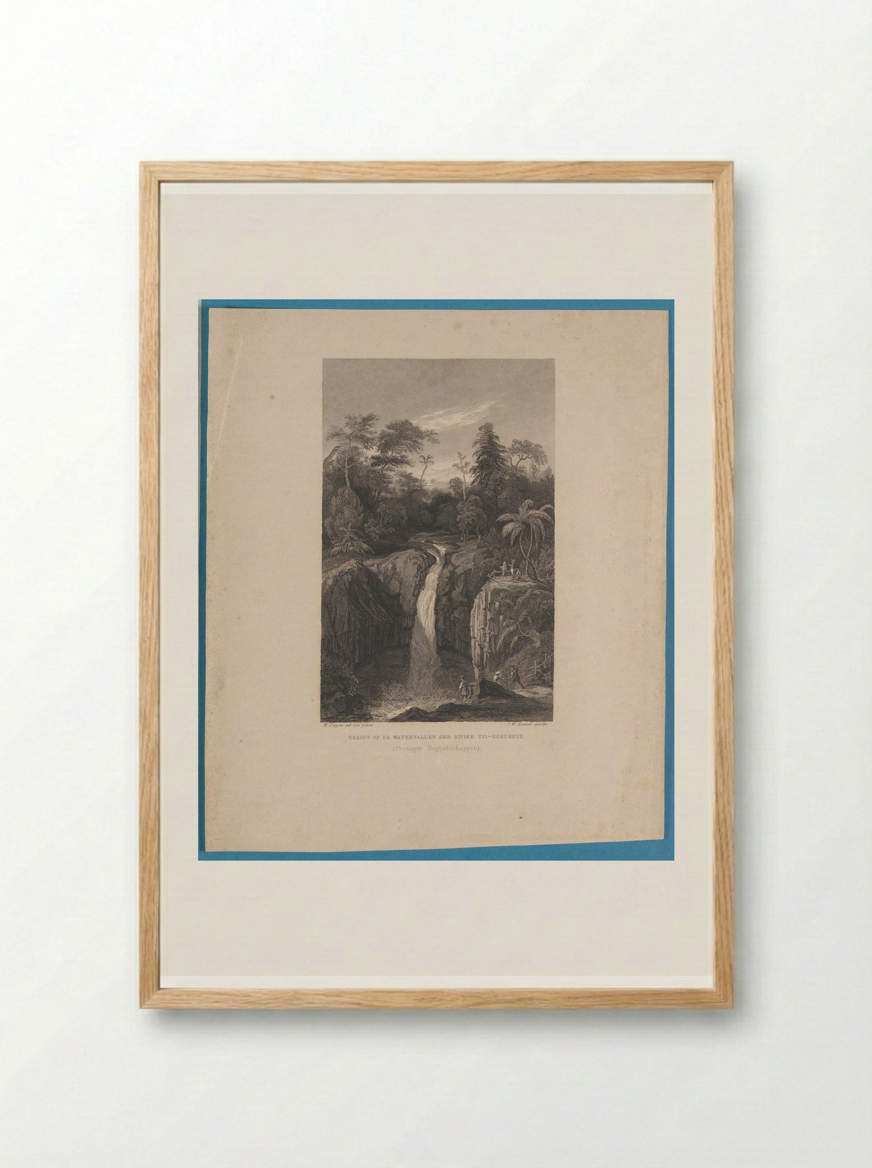 Gezicht op de watervallen der rivier Tji-Cueurieux - Johann Wilhelm Kaiser - Framed Print Wood