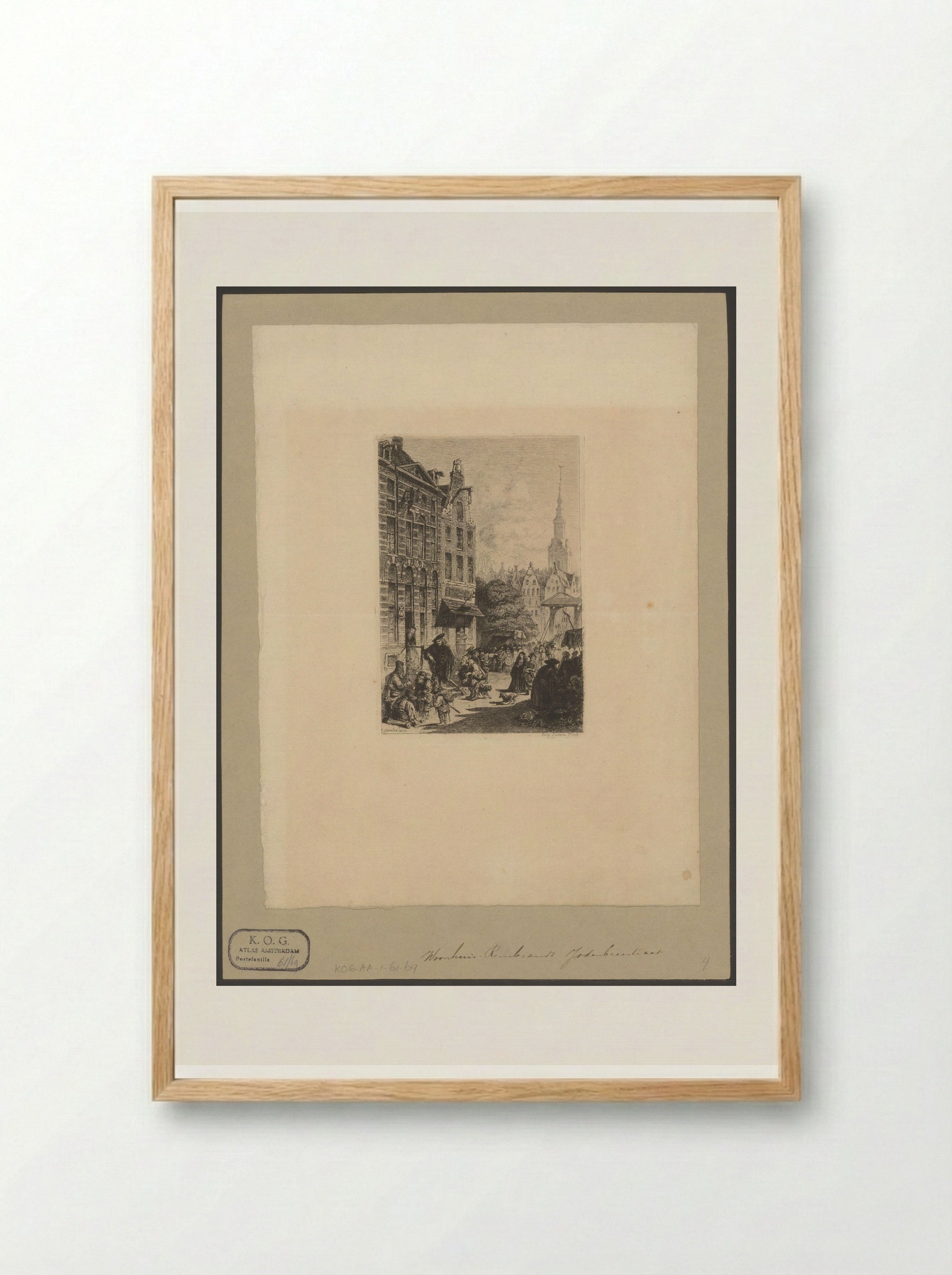 Gezicht op de woning van Rembrandt in de Jodenbreestraat in Amsterdam - Léopold Flameng - Framed Print Wood