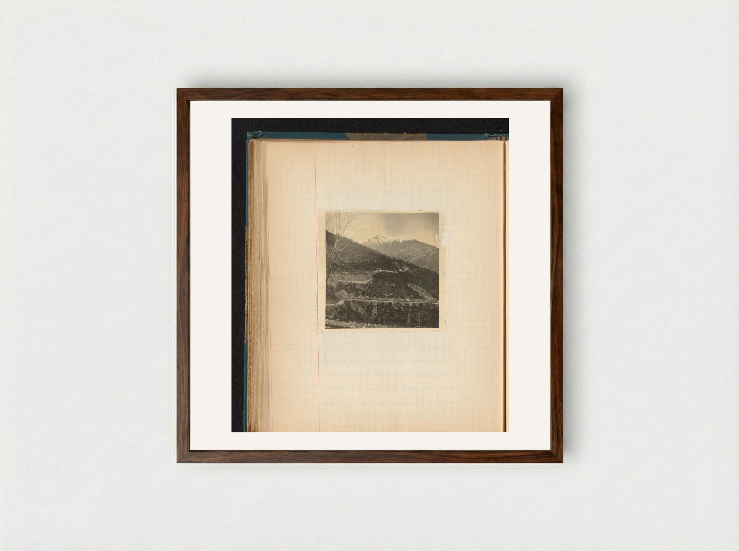 Gezicht op een berglandschap nabij Vivario, Corsica - Théodore van Lelyveld - Framed Print Dark Wood