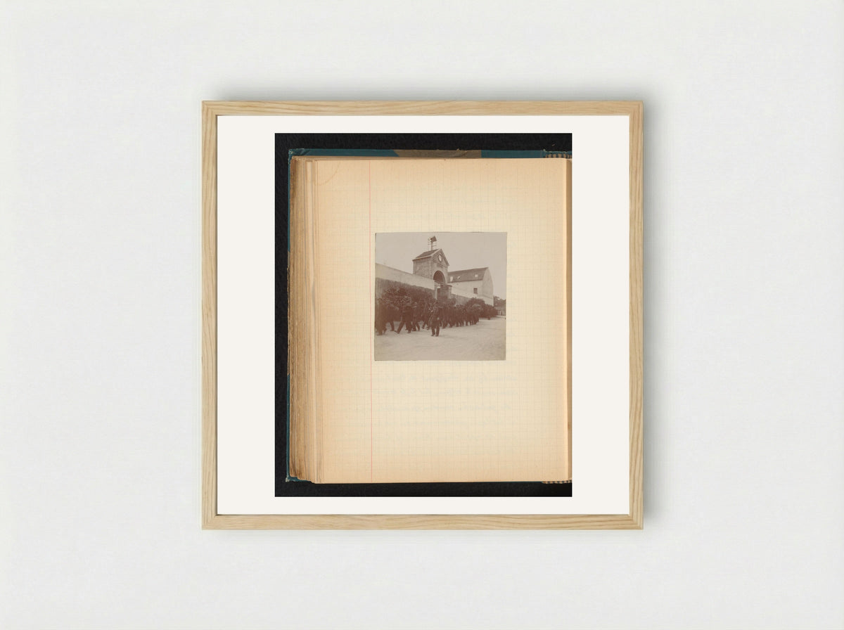Gezicht op een gevangenispoort met Arabische gevangenen, mogelijk in Chiavari - Théodore van Lelyveld - Framed Print Wood