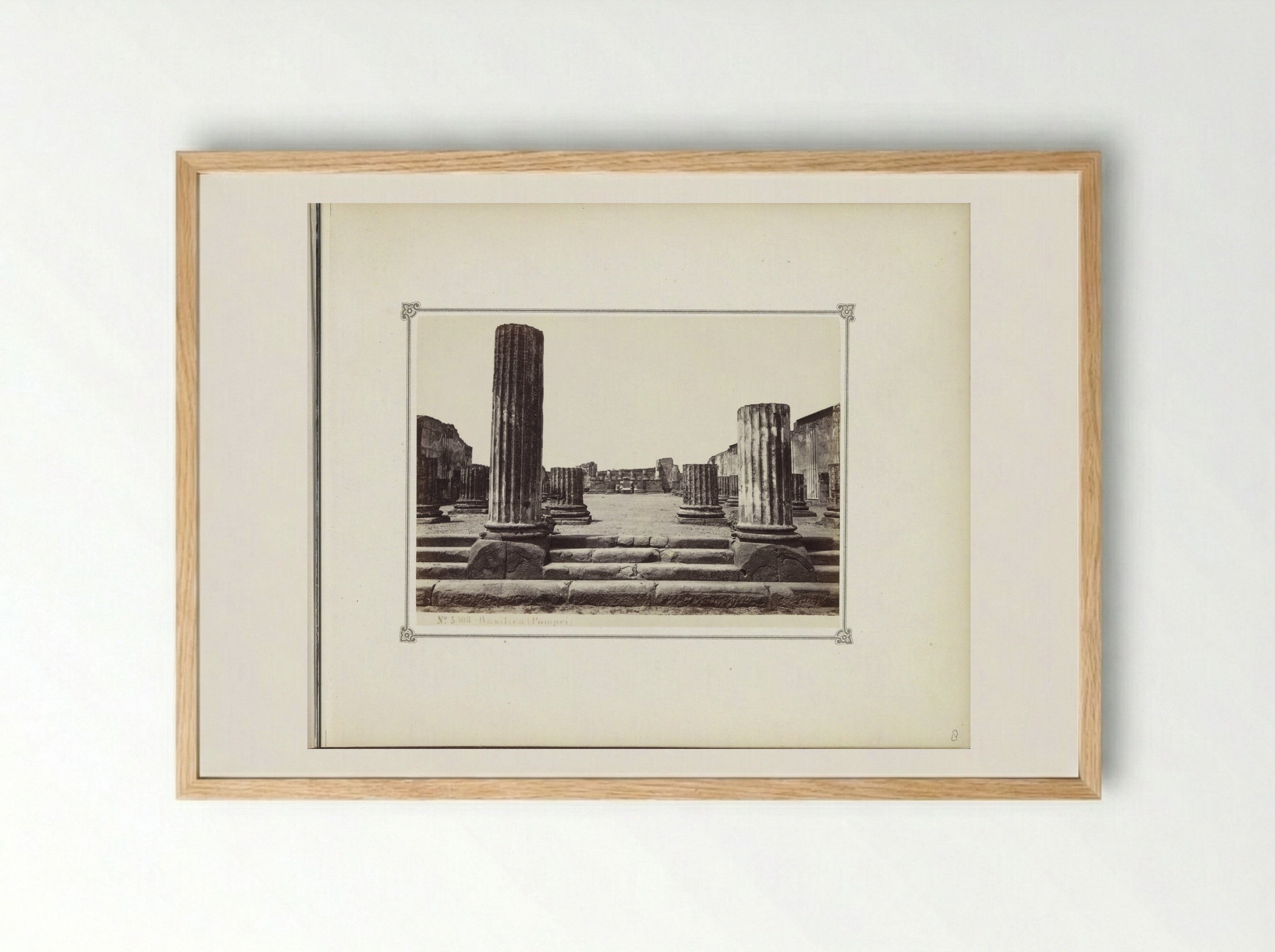 Gezicht op restanten van de Basilica in Pompeï - Giorgio Sommer - Framed Print Wood