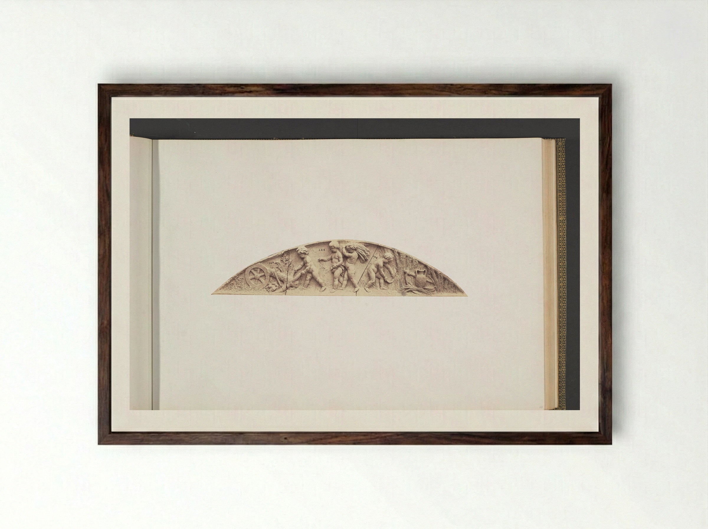 Gipsmodellen voor beeldhouwwerken op het Palais du Louvre: L'Agriculture - Édouard Denis Baldus - Framed Print Dark Wood