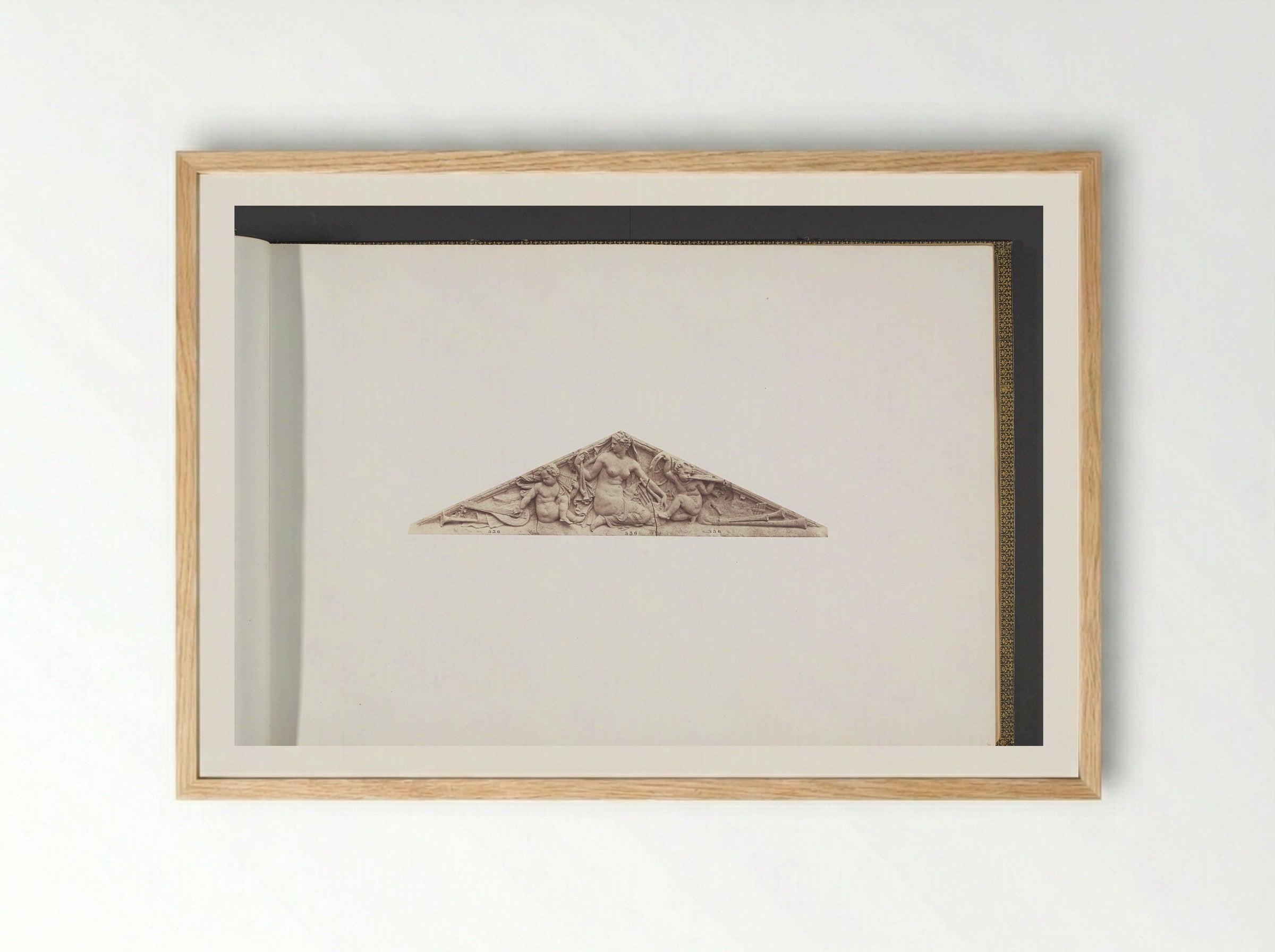 Gipsmodellen voor beeldhouwwerken op het Palais du Louvre: La Musique - Édouard Denis Baldus - Framed Print Wood