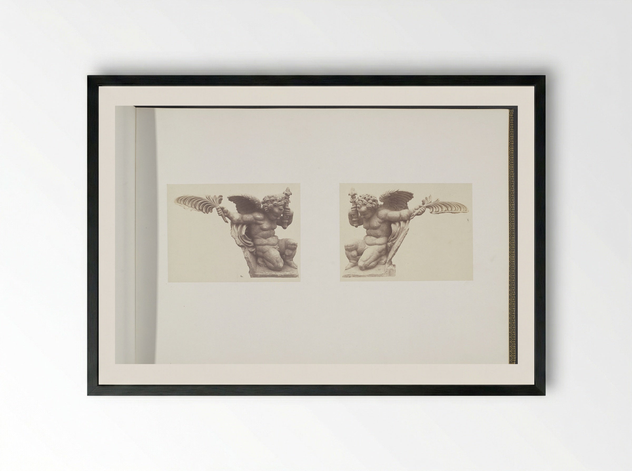 Gipsmodellen voor de beeldhouwwerken op het Palais du Louvre: Enfant porteur de palme - Édouard Denis Baldus - Framed Print Black