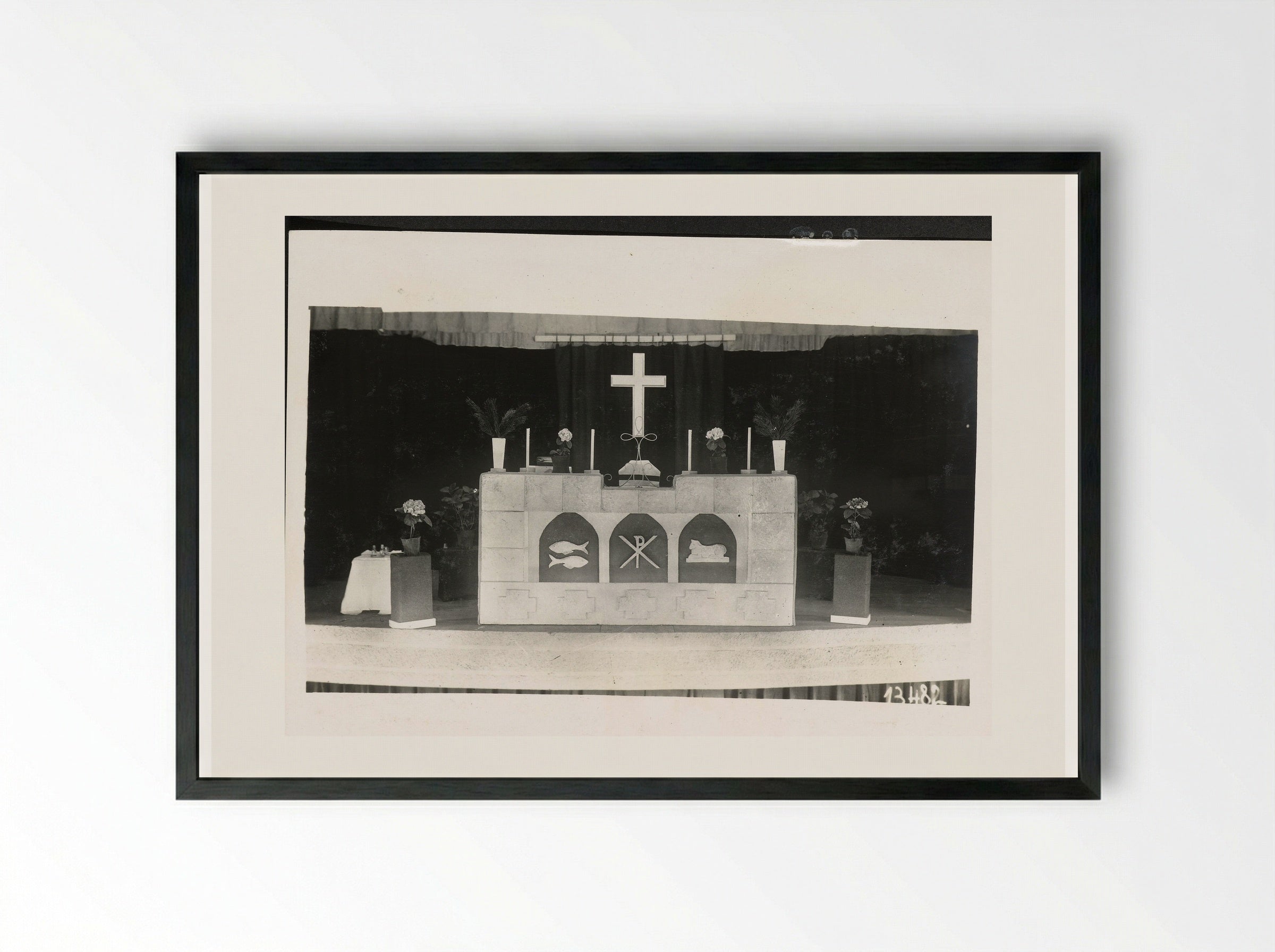 Herdenking sterfdag Roosevelt - Dick W.B. van Maarseveen - Framed Print Black