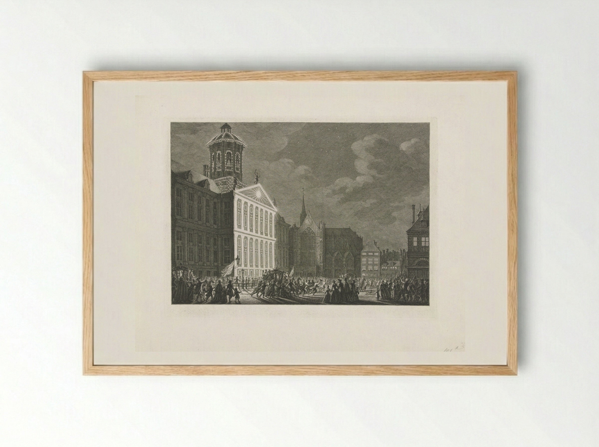 Illuminatie van het stadhuis voor Willem V en Wilhelmina van Pruisen - Simon Fokke - Framed Print Wood
