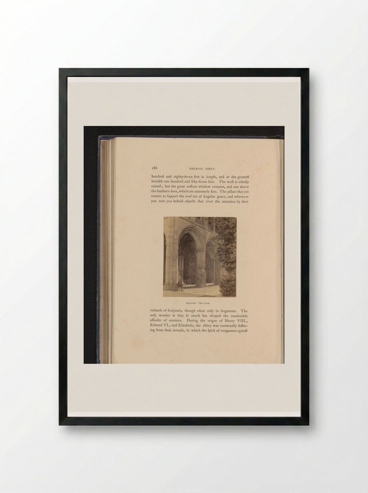 Interieur van het schip van Melrose Abbey in Roxburghshire - George Washington Wilson - Framed Print Black