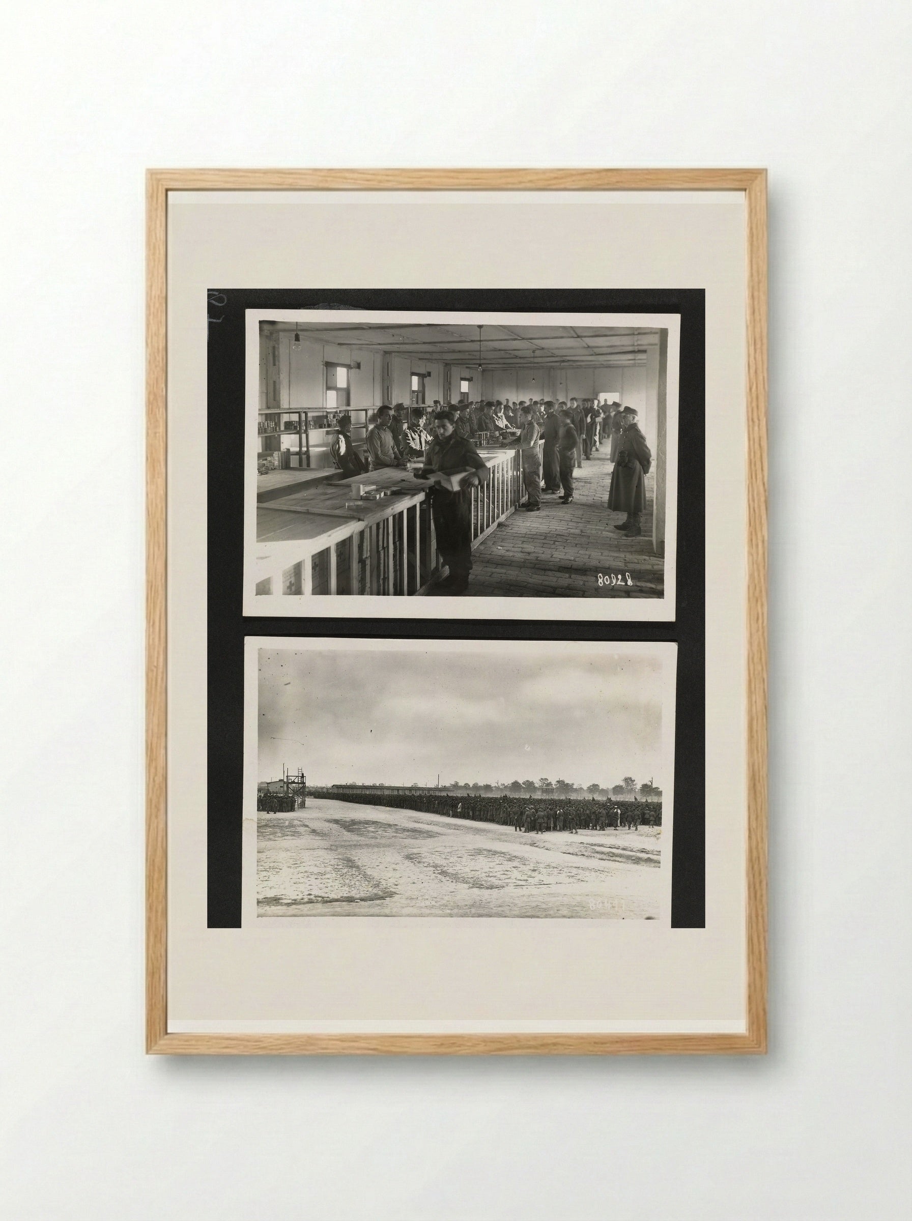 Kampwinkel en appel - Dick W.B. van Maarseveen - Framed Print Wood