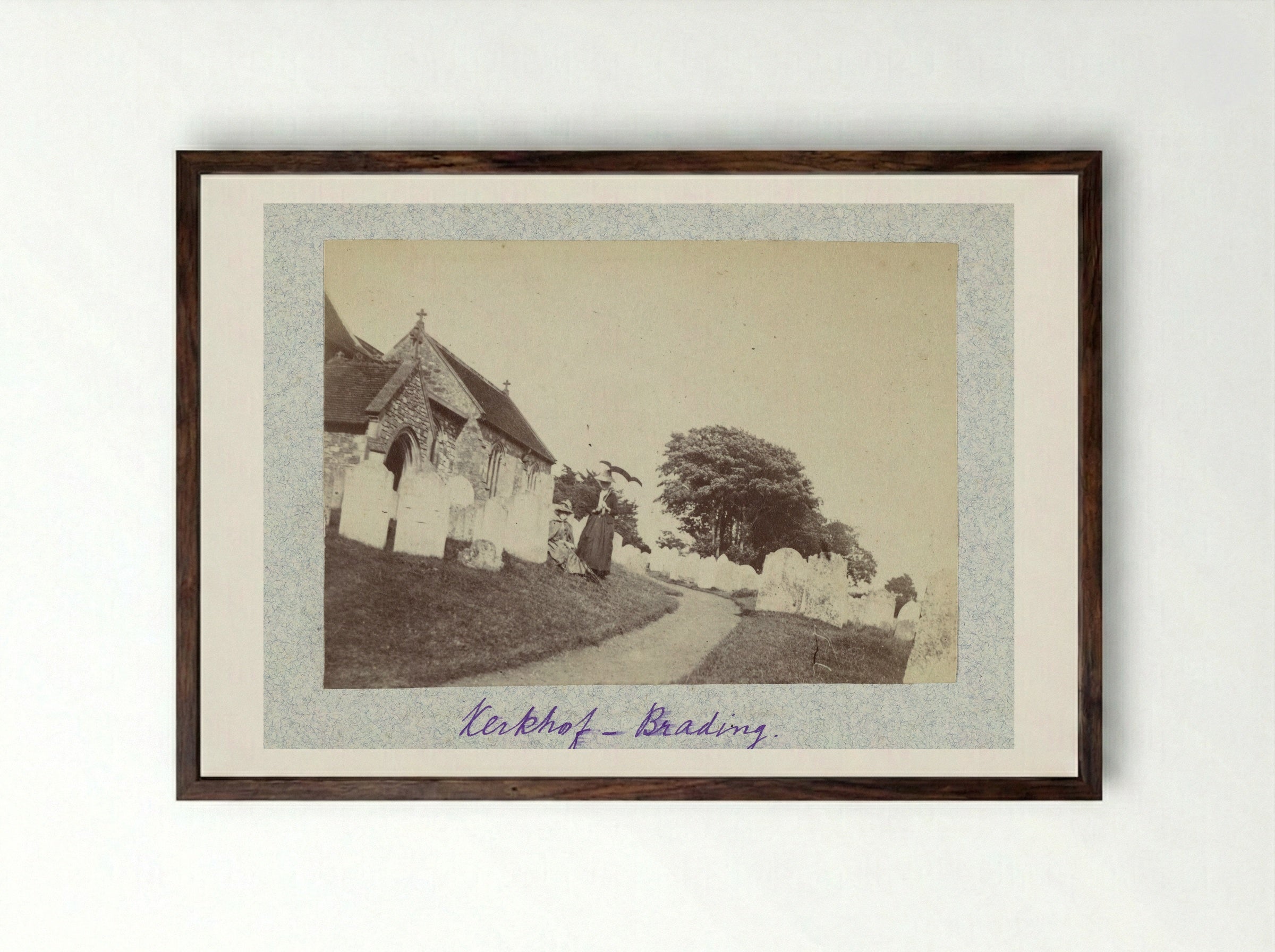 Kerkhof van Saint Mary the Virgin te Brading - Henry Pauw van Wieldrecht - Framed Print Dark Wood