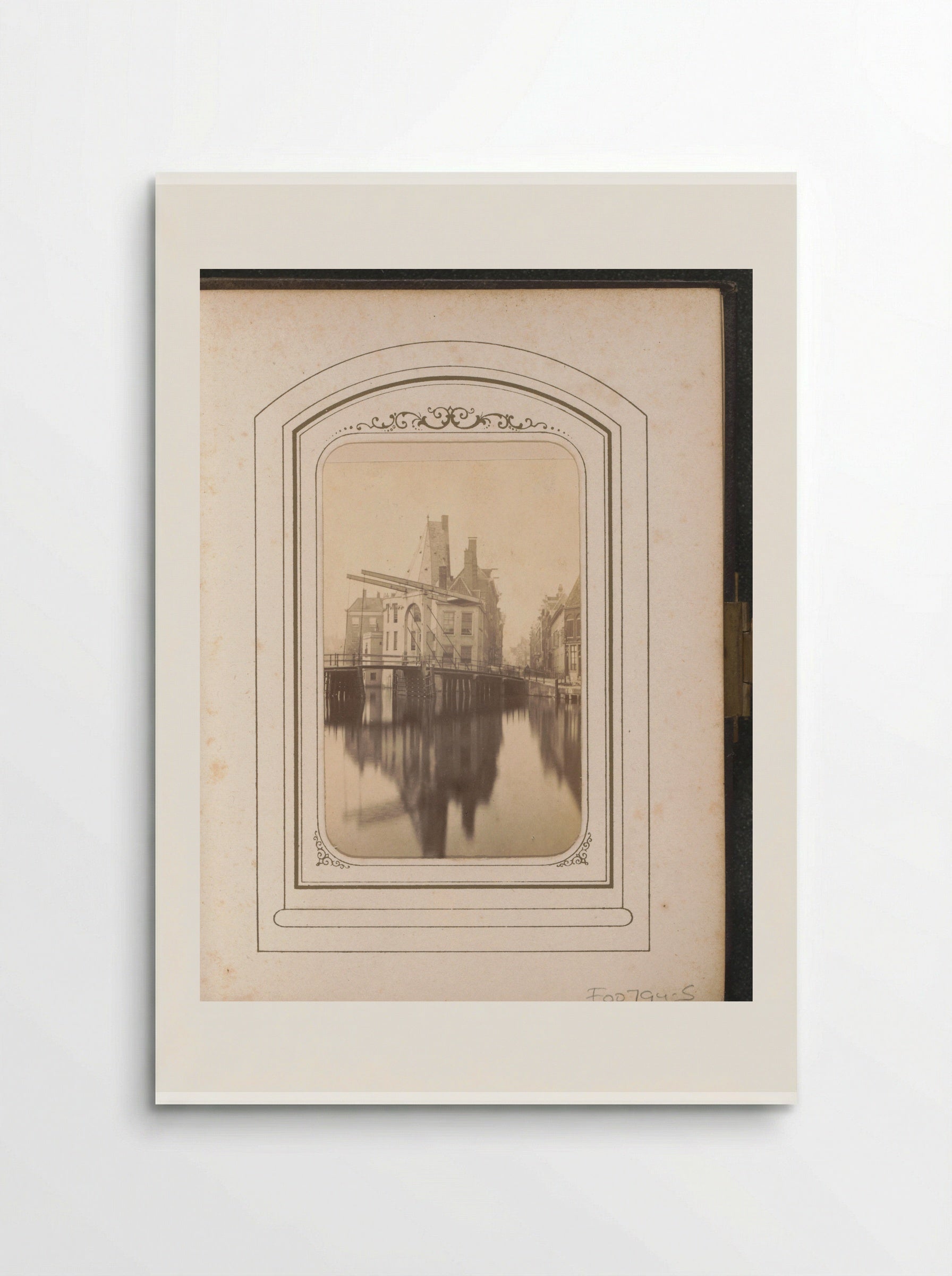 Kloveniersburgwal met de Aluminiumbrug en de toren Swygh Utrecht in Amsterdam - Adolphe Braun & Cie. - Poster