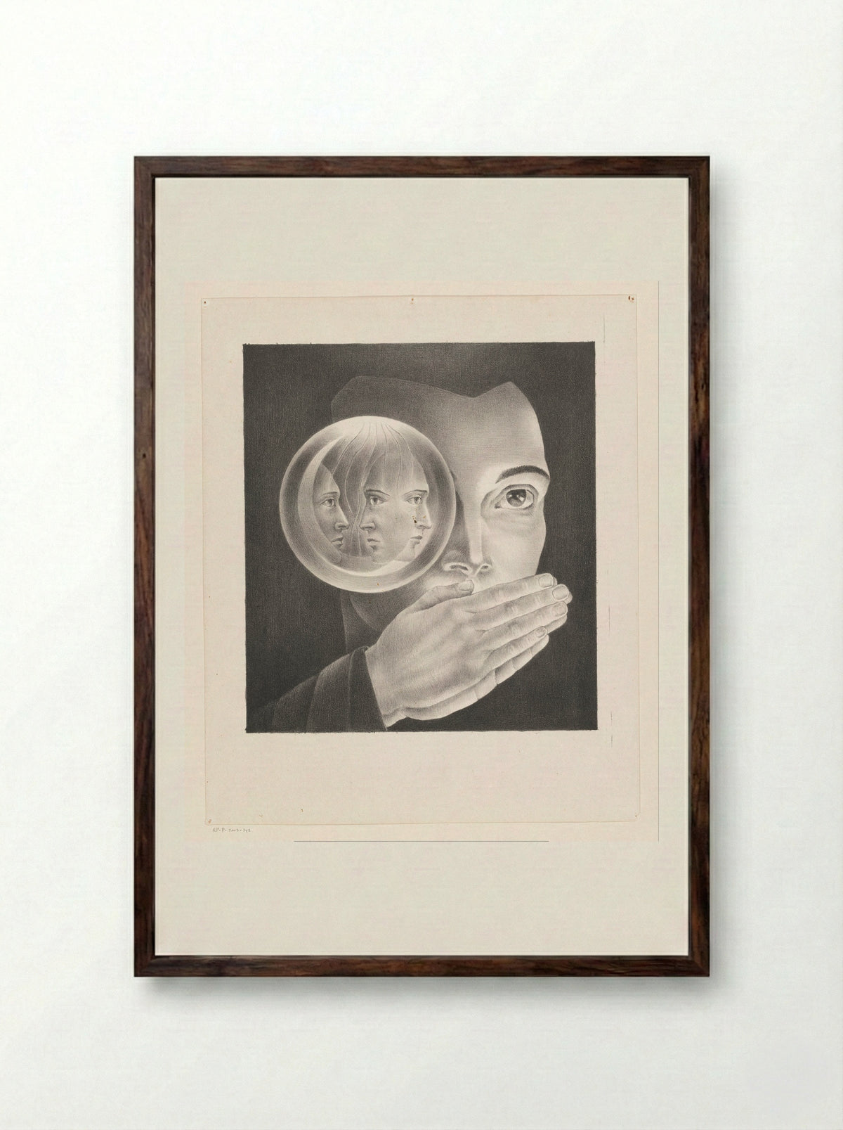 Kop met gevouwen handen en een bol met daarin gezichten - Riek Wesseling - Framed Print Dark Wood