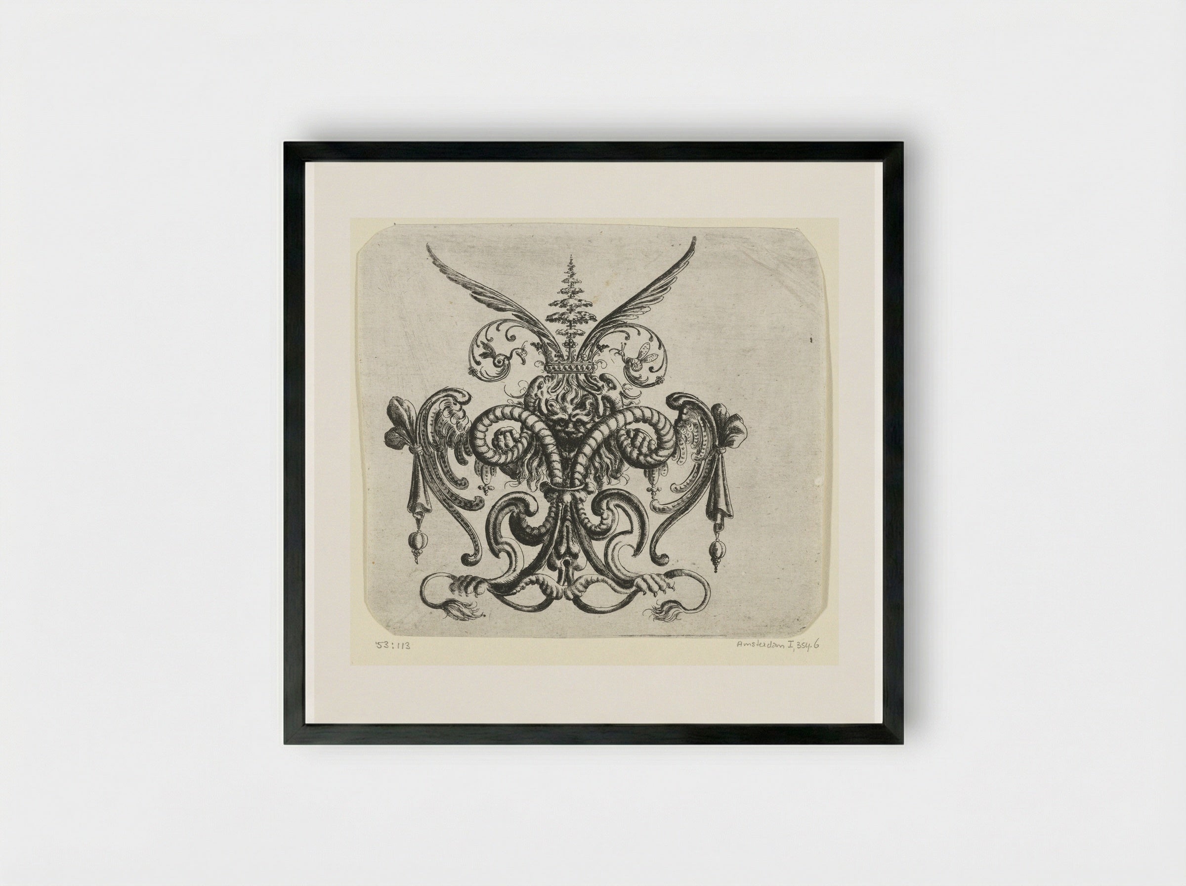 Leeuwenkop tussen twee gekrulde slangen - Christoph Jamnitzer - Framed Print Black
