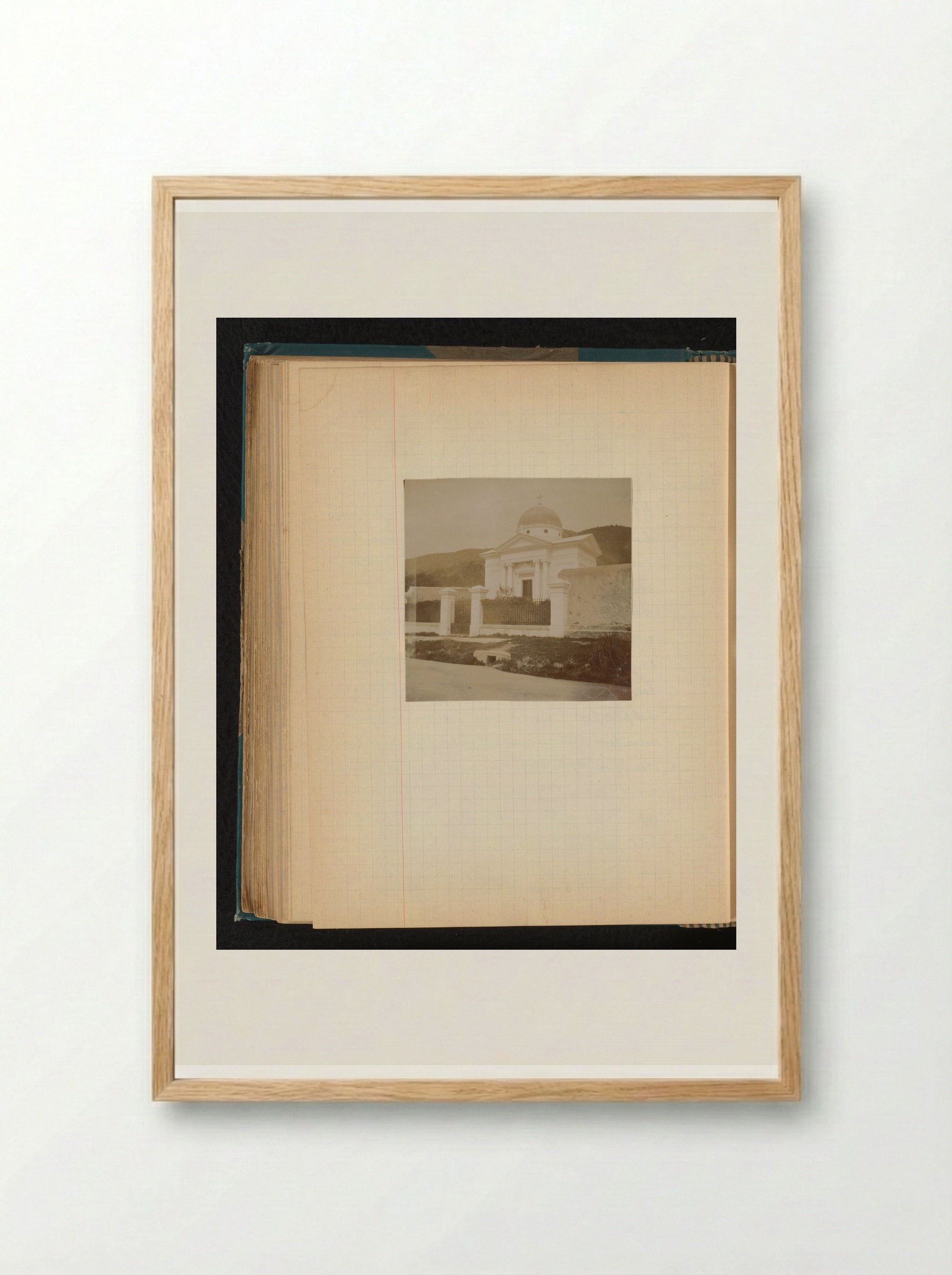 Mausoleum op het kerkhof van Ajaccio, Corsica - Théodore van Lelyveld - Framed Print Wood