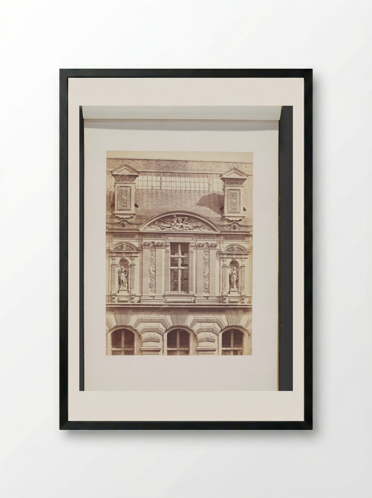 Noordgevel aan de Cour Visconti van het Palais du Louvre - Édouard Denis Baldus - Framed Print Black