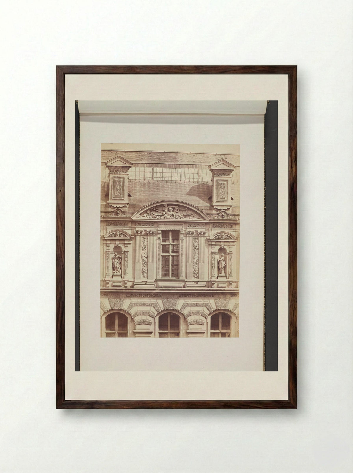 Noordgevel aan de Cour Visconti van het Palais du Louvre - Édouard Denis Baldus - Framed Print Dark Wood