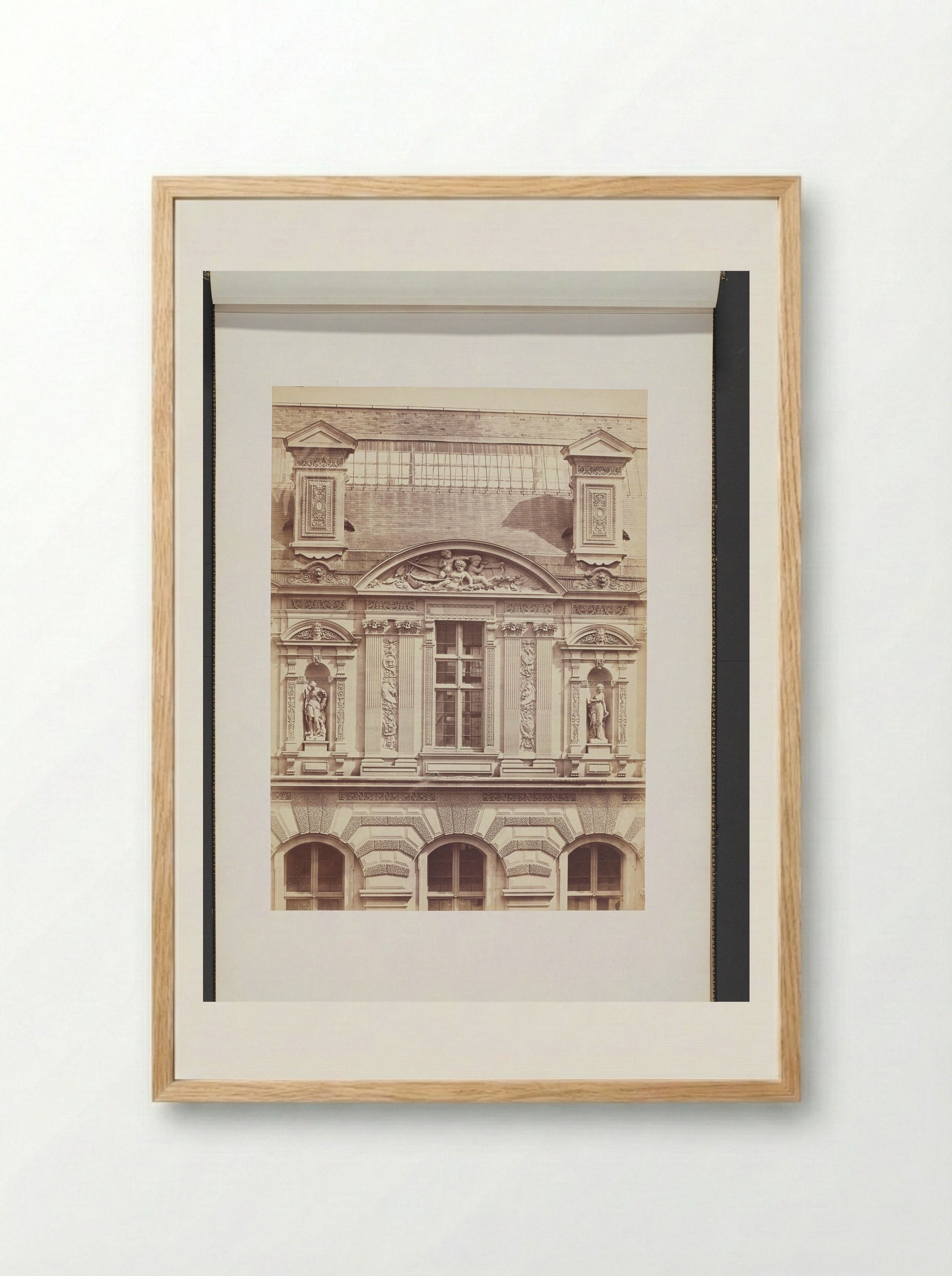 Noordgevel aan de Cour Visconti van het Palais du Louvre - Édouard Denis Baldus - Framed Print Wood