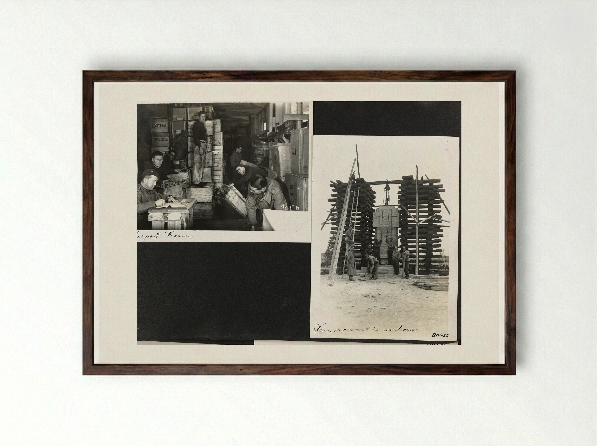 Pakketpost Fransen / Frans monument in aanbouw - Dick W.B. van Maarseveen - Framed Print Dark Wood