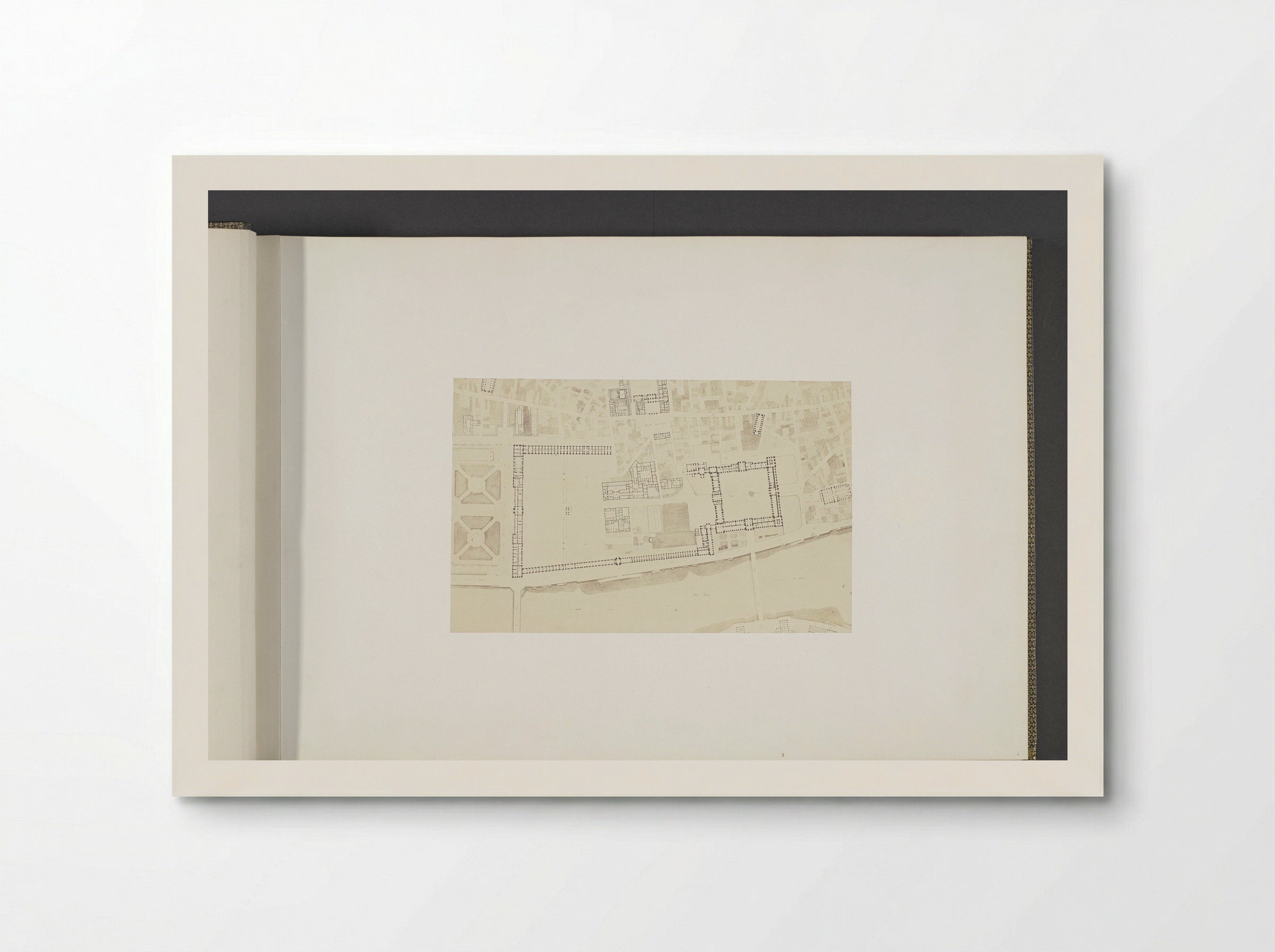 Plattegrond van het Louvre en omgeving rond 1830 - Édouard Denis Baldus - Poster