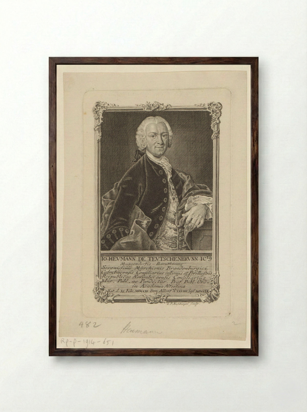 Portret van Johann Heumann von Teuschenbrunn - Georg Paul Nusbiegel - Framed Print Dark Wood