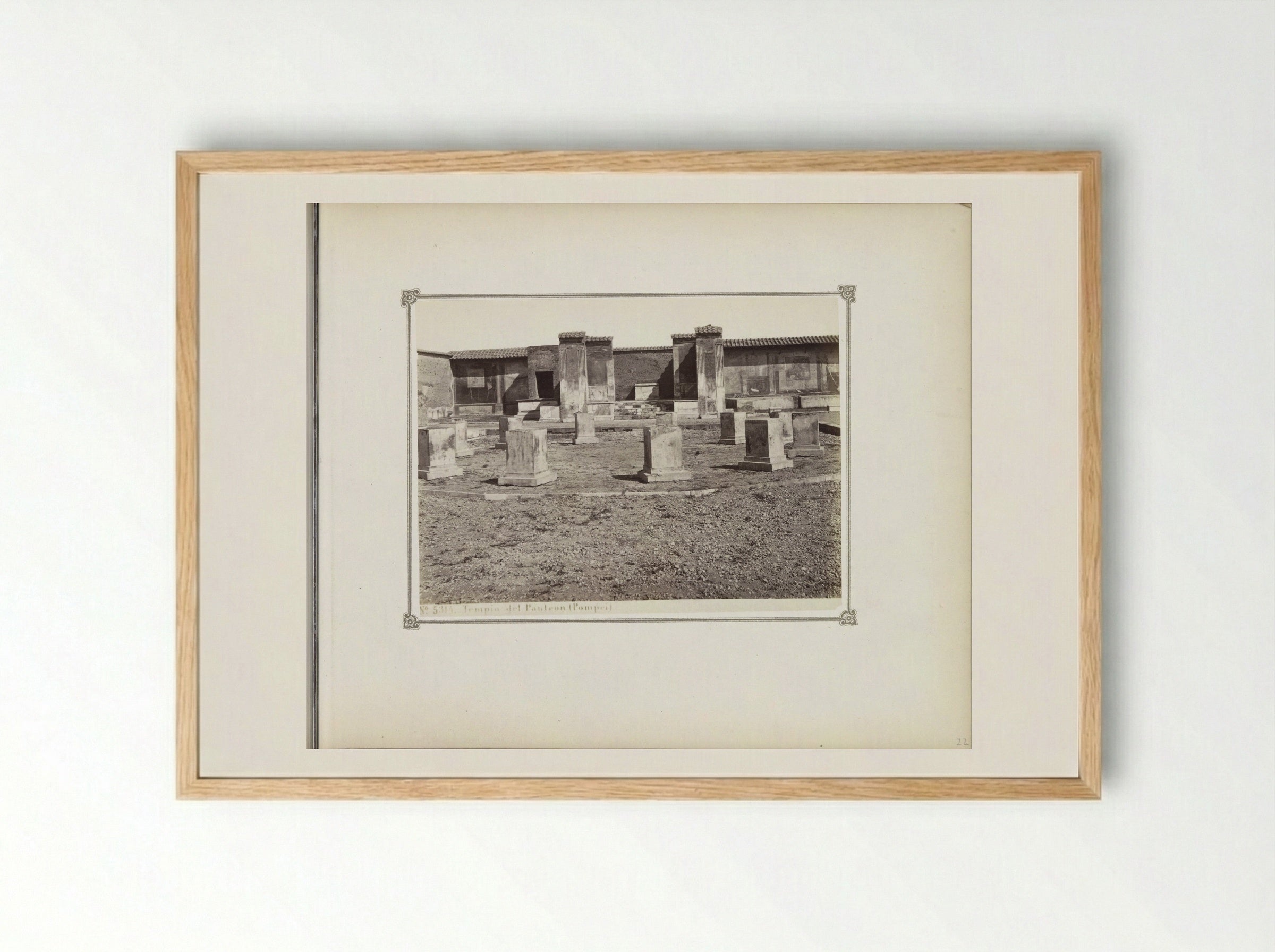 Restanten van de Tempel van Augustus (Pantheon) in Pompeï - Giorgio Sommer - Framed Print Wood