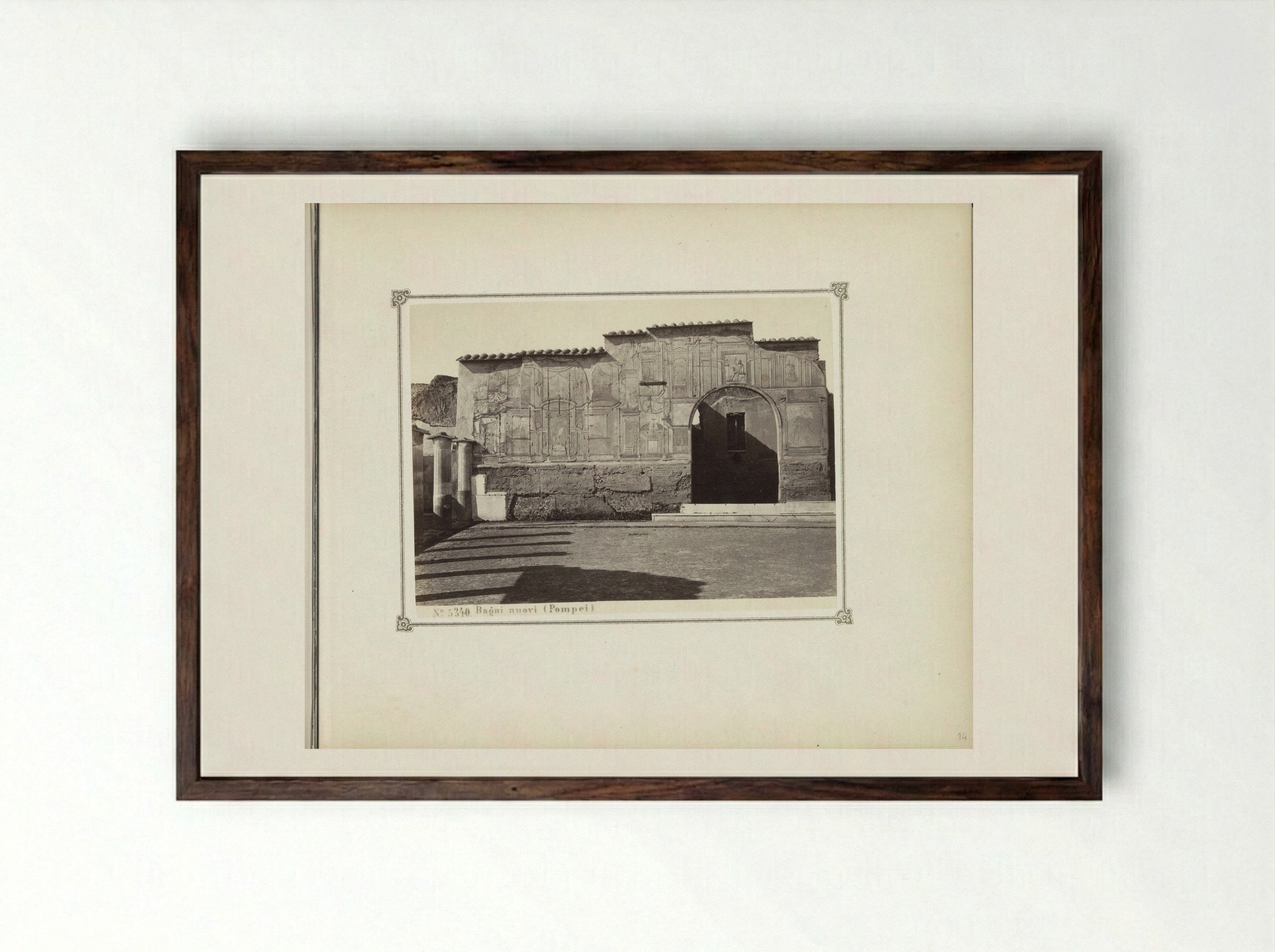 Restanten van een badhuis in Pompeï - Giorgio Sommer - Framed Print Dark Wood